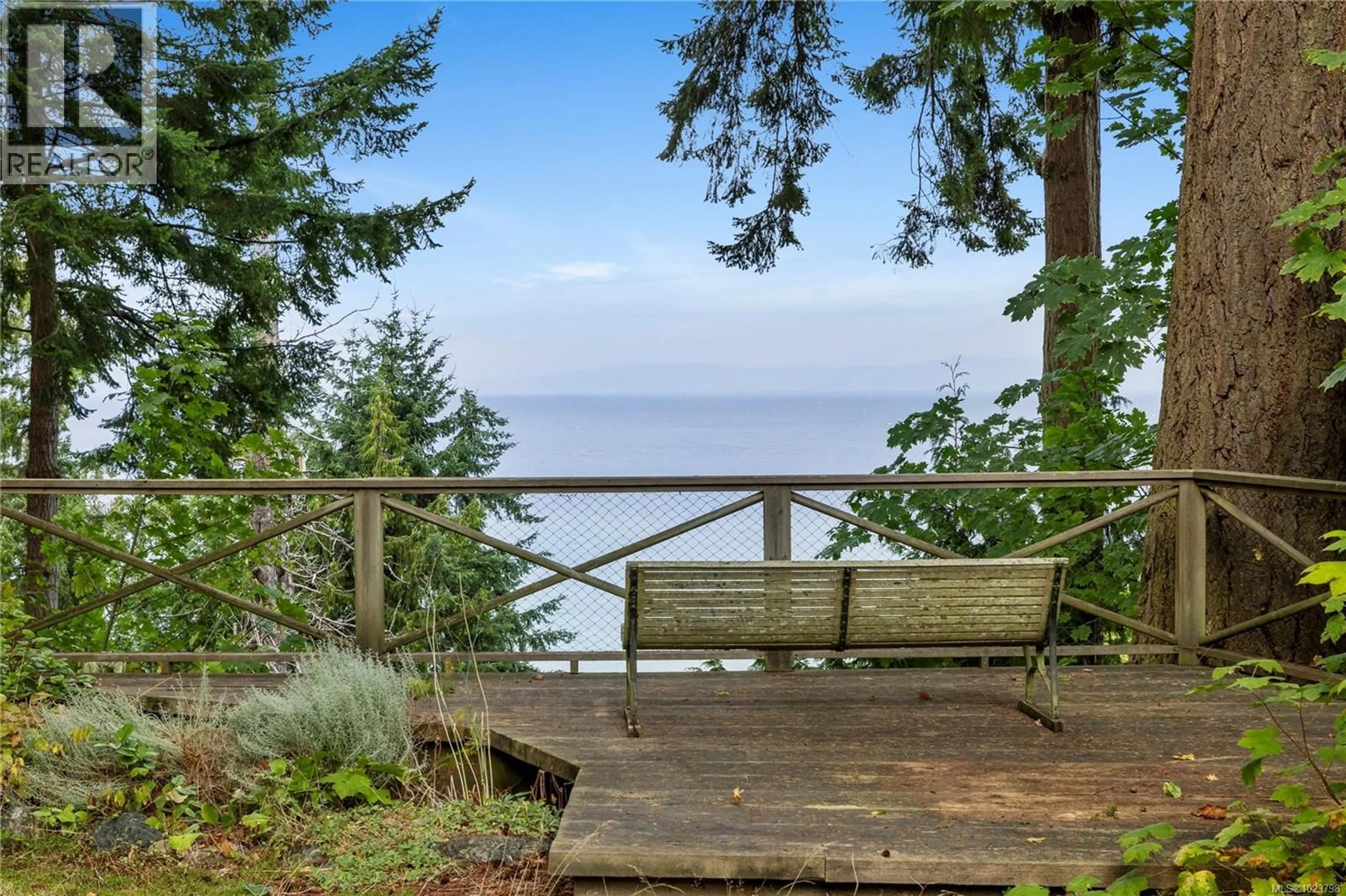 Patio, water/lake/river/ocean view for 5171 ISLAND HIGHWAY WEST, Qualicum Beach British Columbia V9K1Z1
