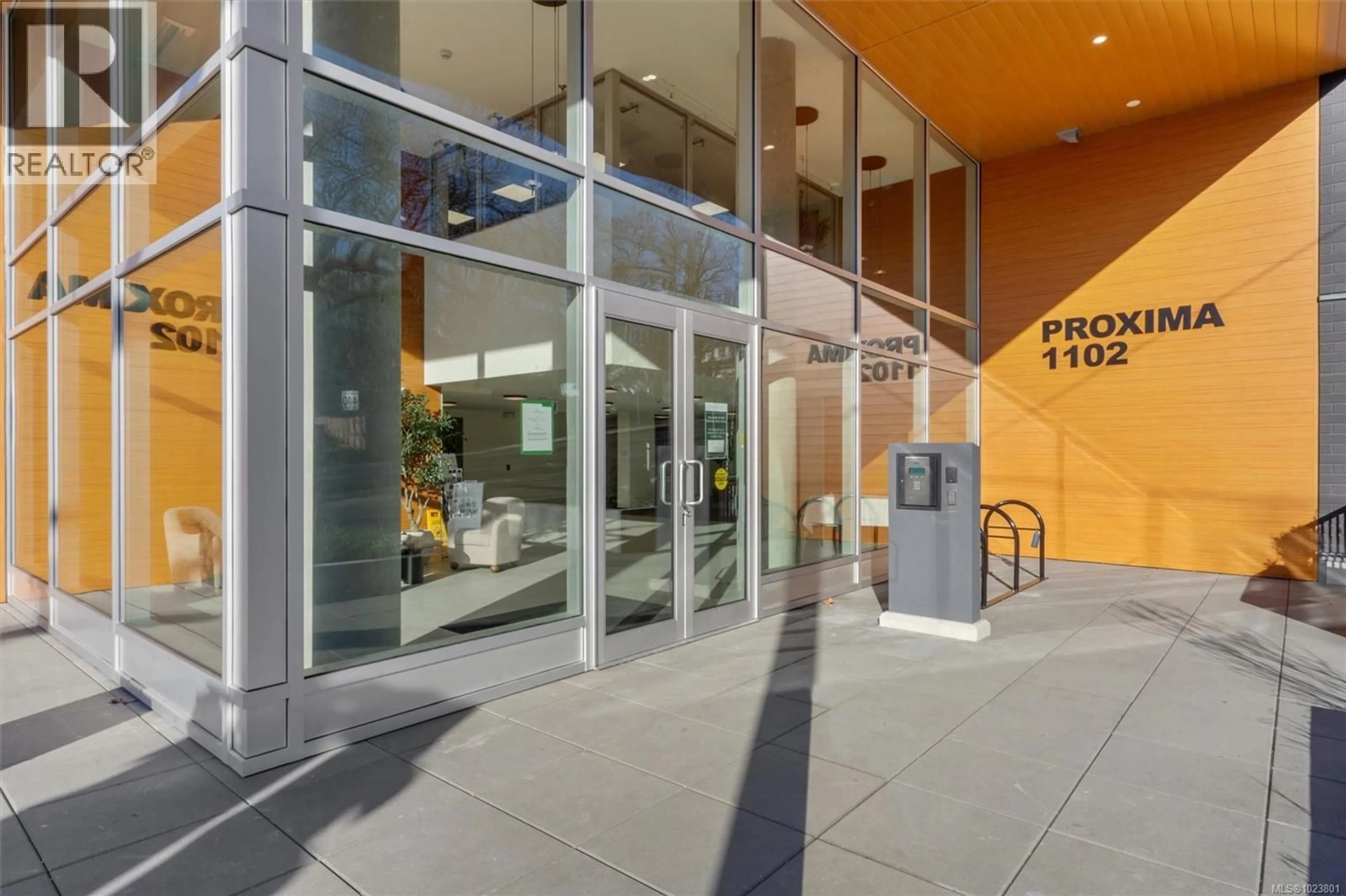 Indoor foyer for A410 - 1102 ESQUIMALT ROAD, Esquimalt British Columbia V9A0L3