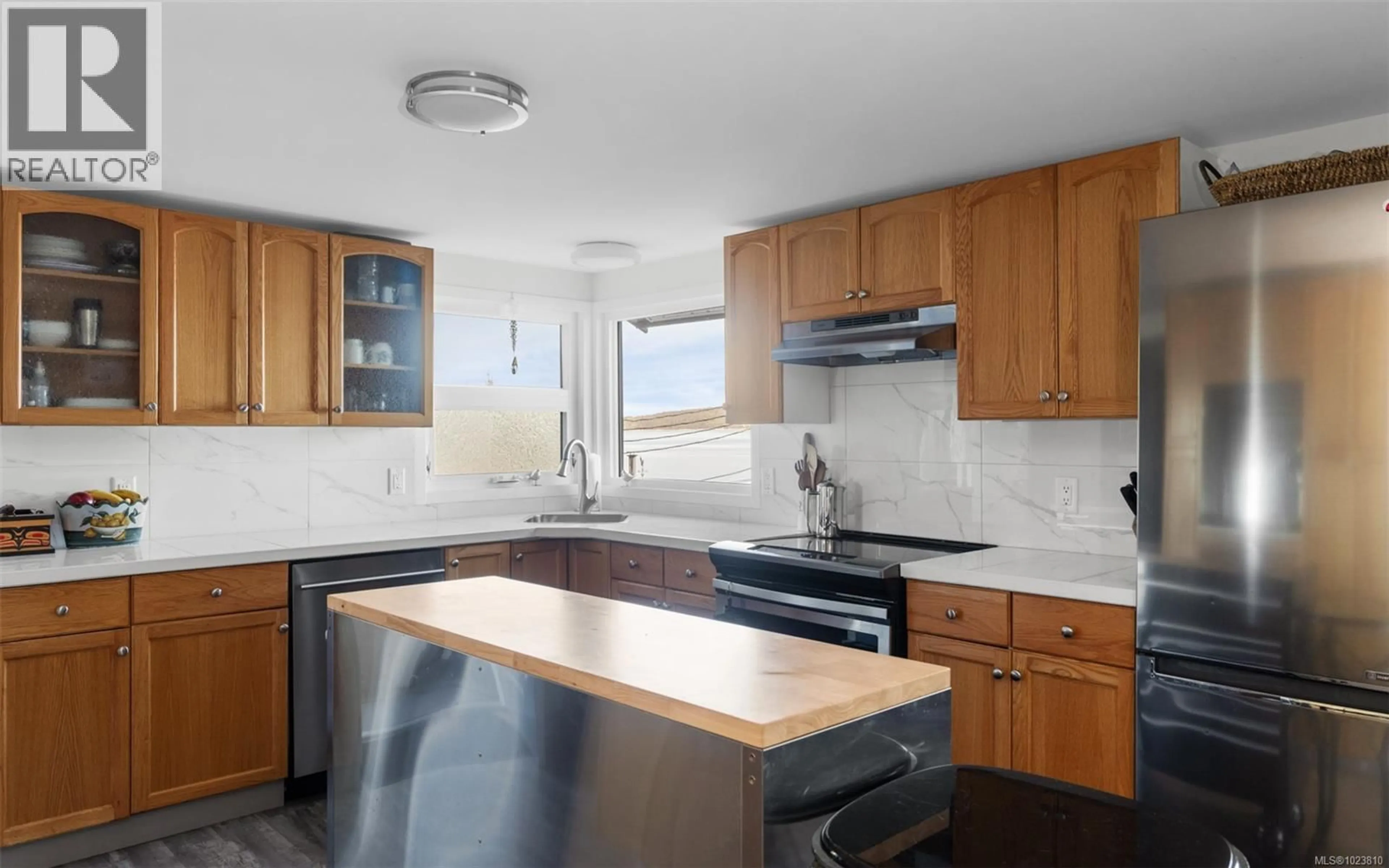 Standard kitchen, unknown for 8 - 1723 SANDY BEACH ROAD, Mill Bay British Columbia V0R2P4