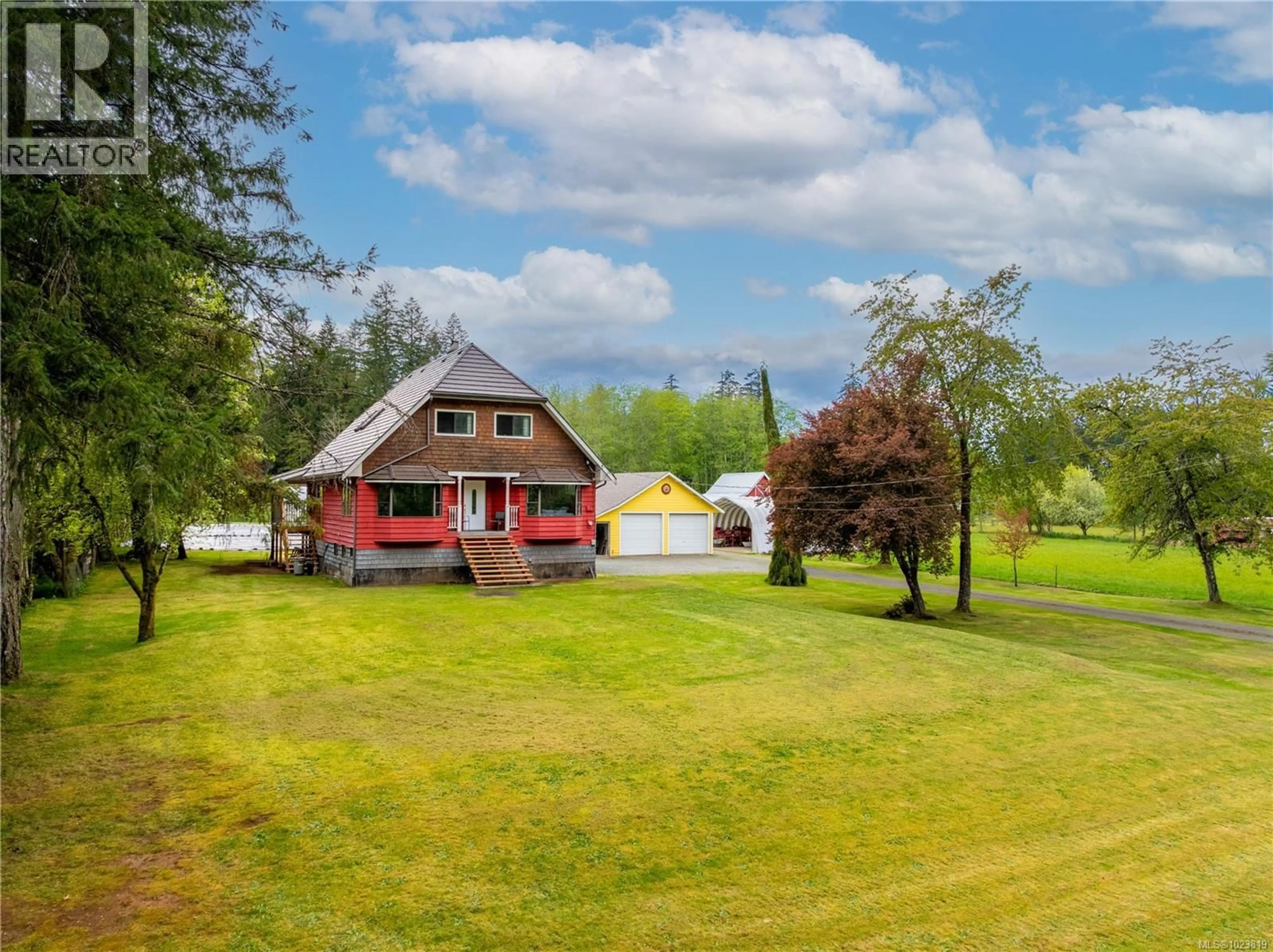 A pic from outside/outdoor area/front of a property/back of a property/a pic from drone, mountain view for 6499 FITZGERALD ROAD, Merville British Columbia V9J1M7