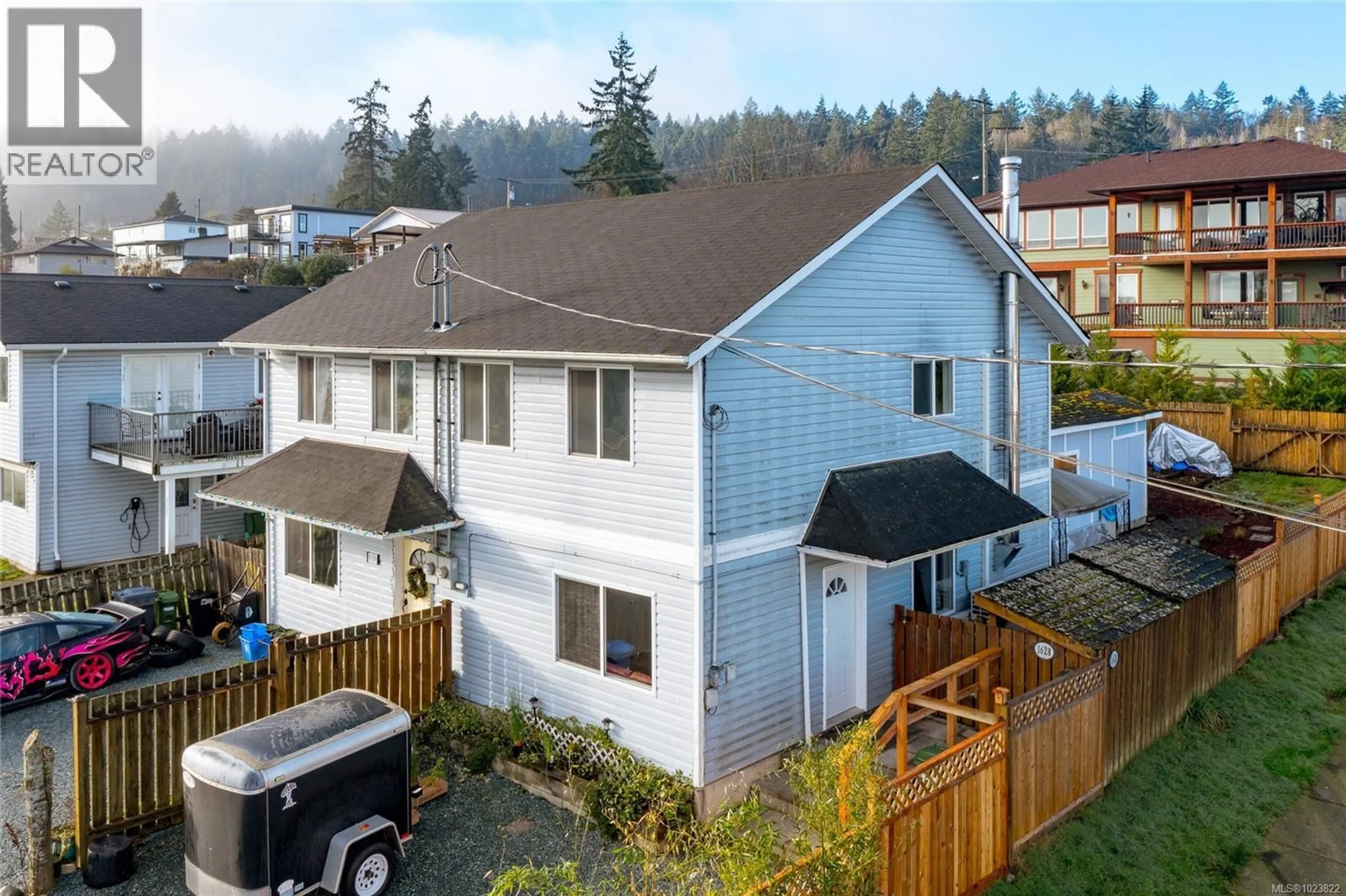 A pic from outside/outdoor area/front of a property/back of a property/a pic from drone, mountain view for 1628 ROBERT STREET, Crofton British Columbia V0R1R0