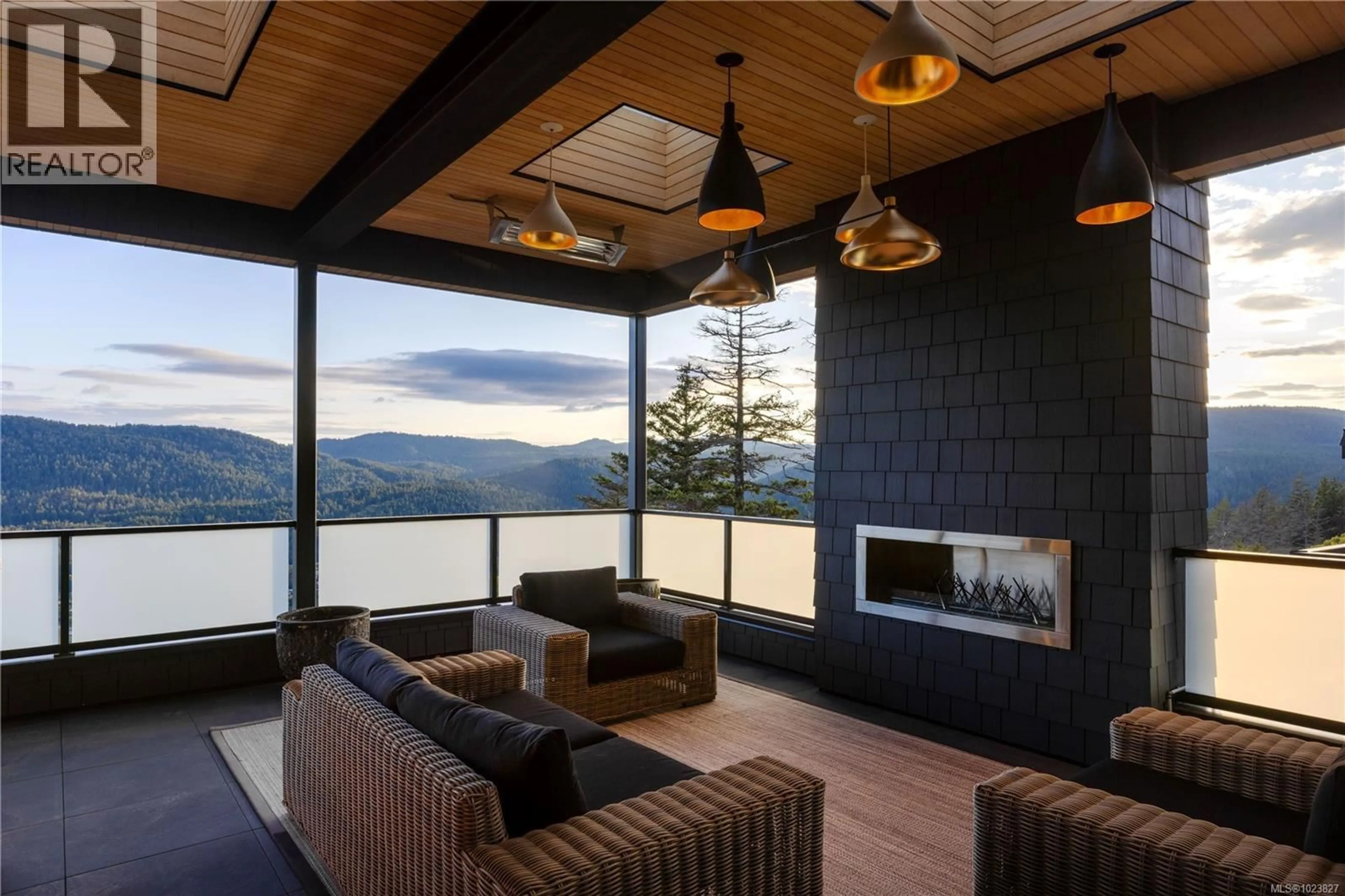 Living room with furniture, unknown for 1424 PINEHURST PLACE, Langford British Columbia V9B3S3