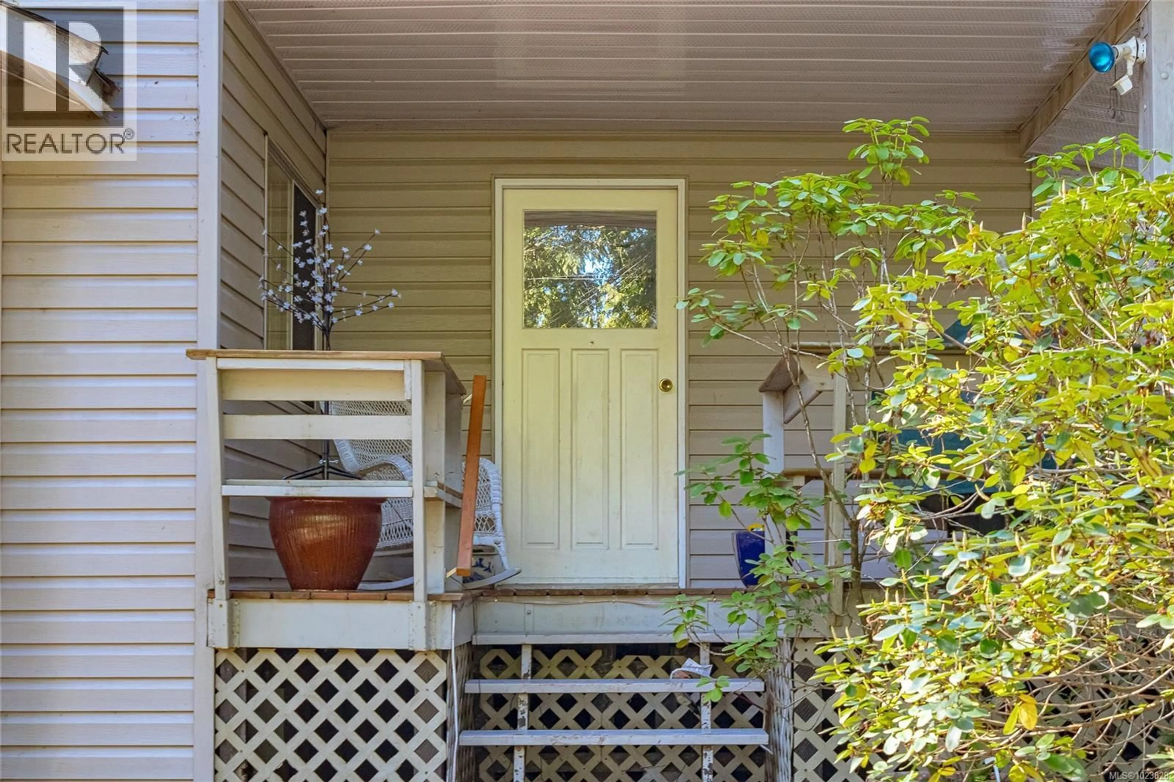 Indoor entryway for 4868 PROSPECT DRIVE, Ladysmith British Columbia V9G1H1