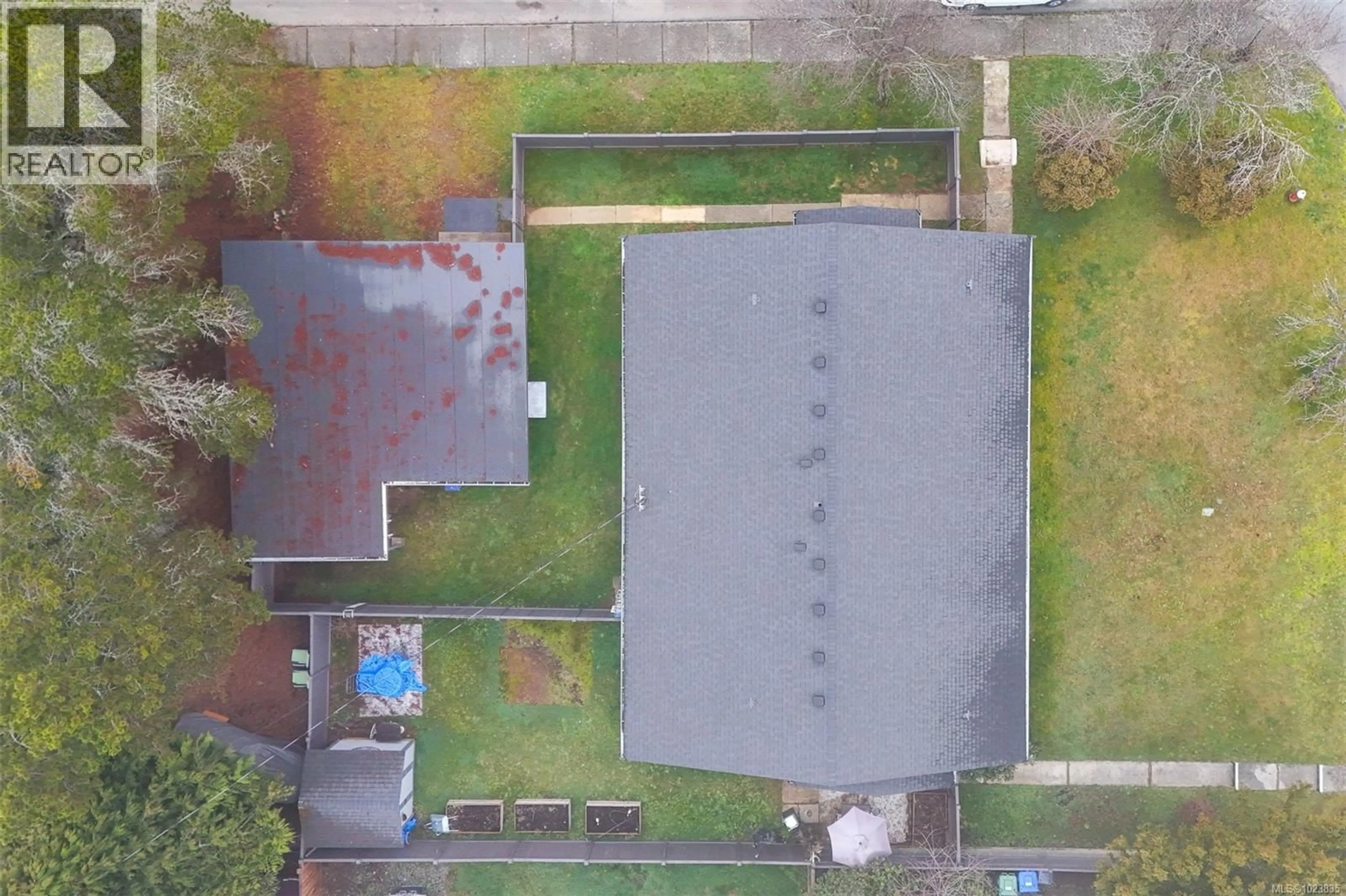 A pic from outside/outdoor area/front of a property/back of a property/a pic from drone, building for 3792 MORGAN CRESCENT NORTH, Port Alberni British Columbia V9Y6C3