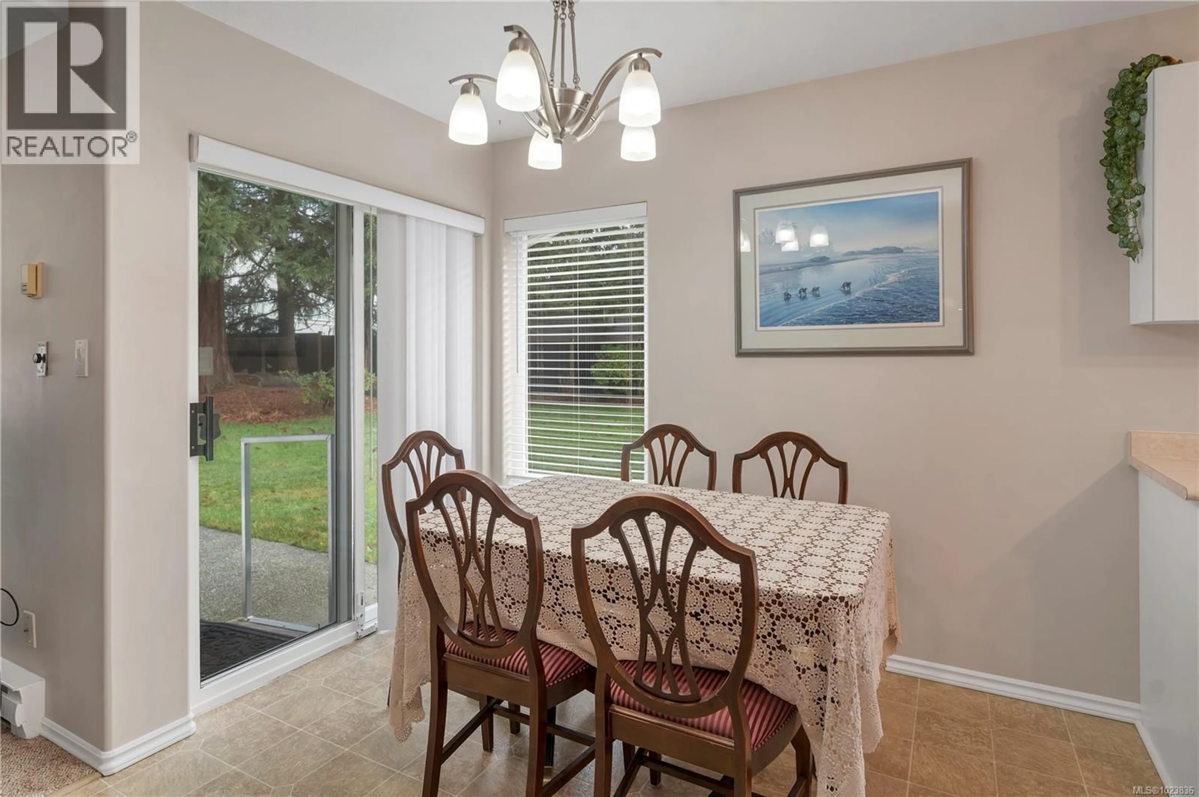 Dining room, ceramic/tile floor for 32 - 396 HARROGATE ROAD, Campbell River British Columbia V9W1W2