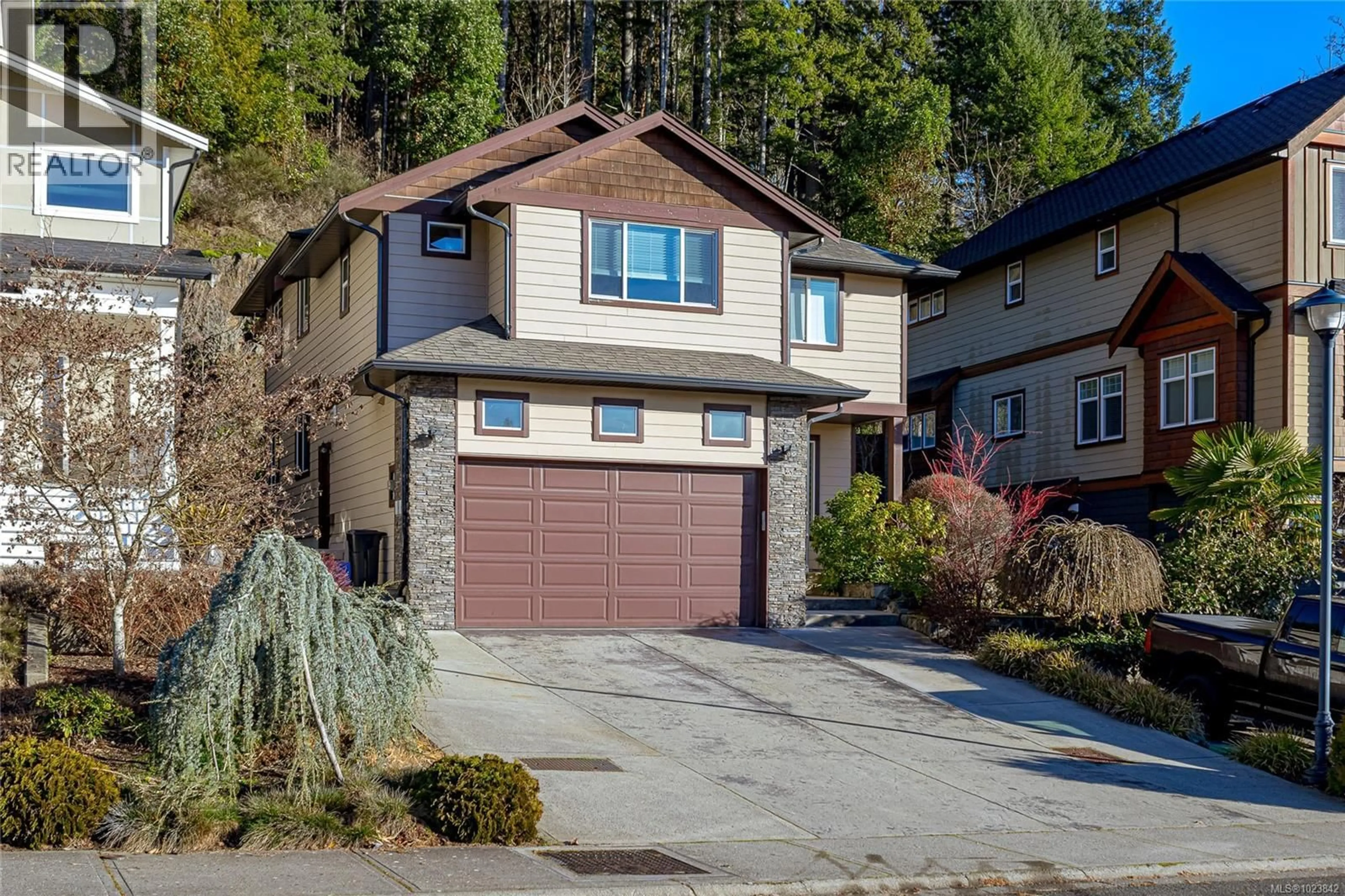 Home with brick exterior material, street for 648 GRANROSE TERRACE, Colwood British Columbia V9C4M3