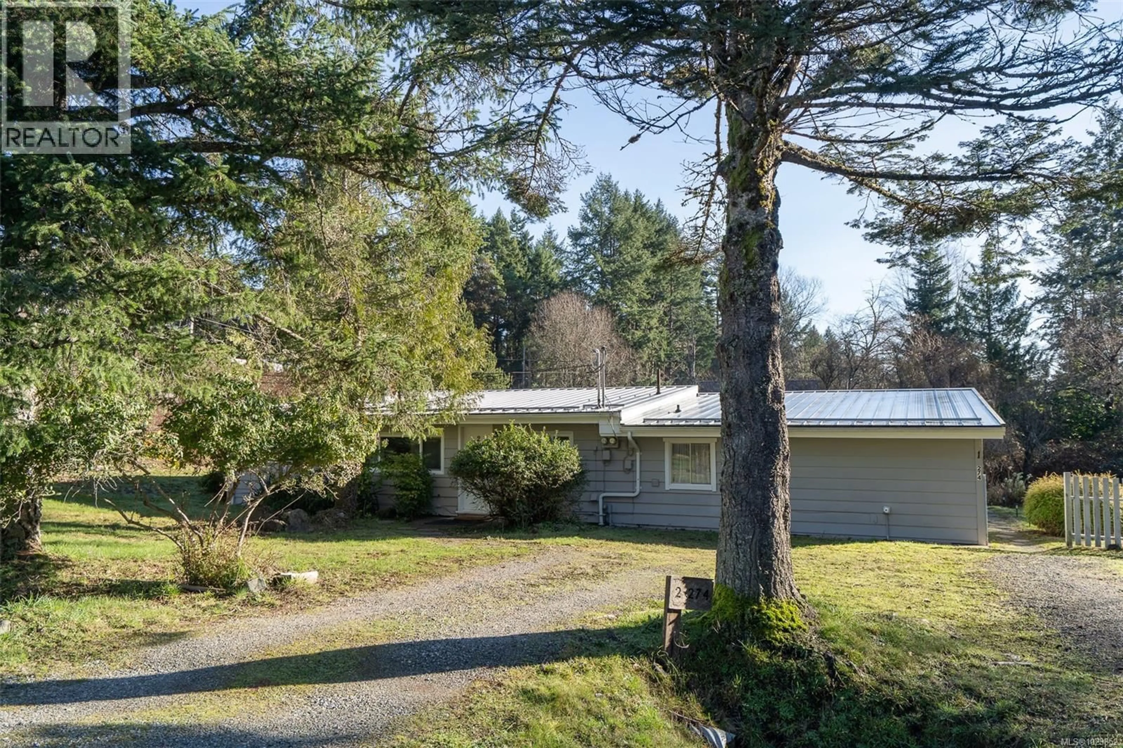 A pic from outside/outdoor area/front of a property/back of a property/a pic from drone, unknown for 274 PARK DRIVE, Salt Spring British Columbia V8K2S1