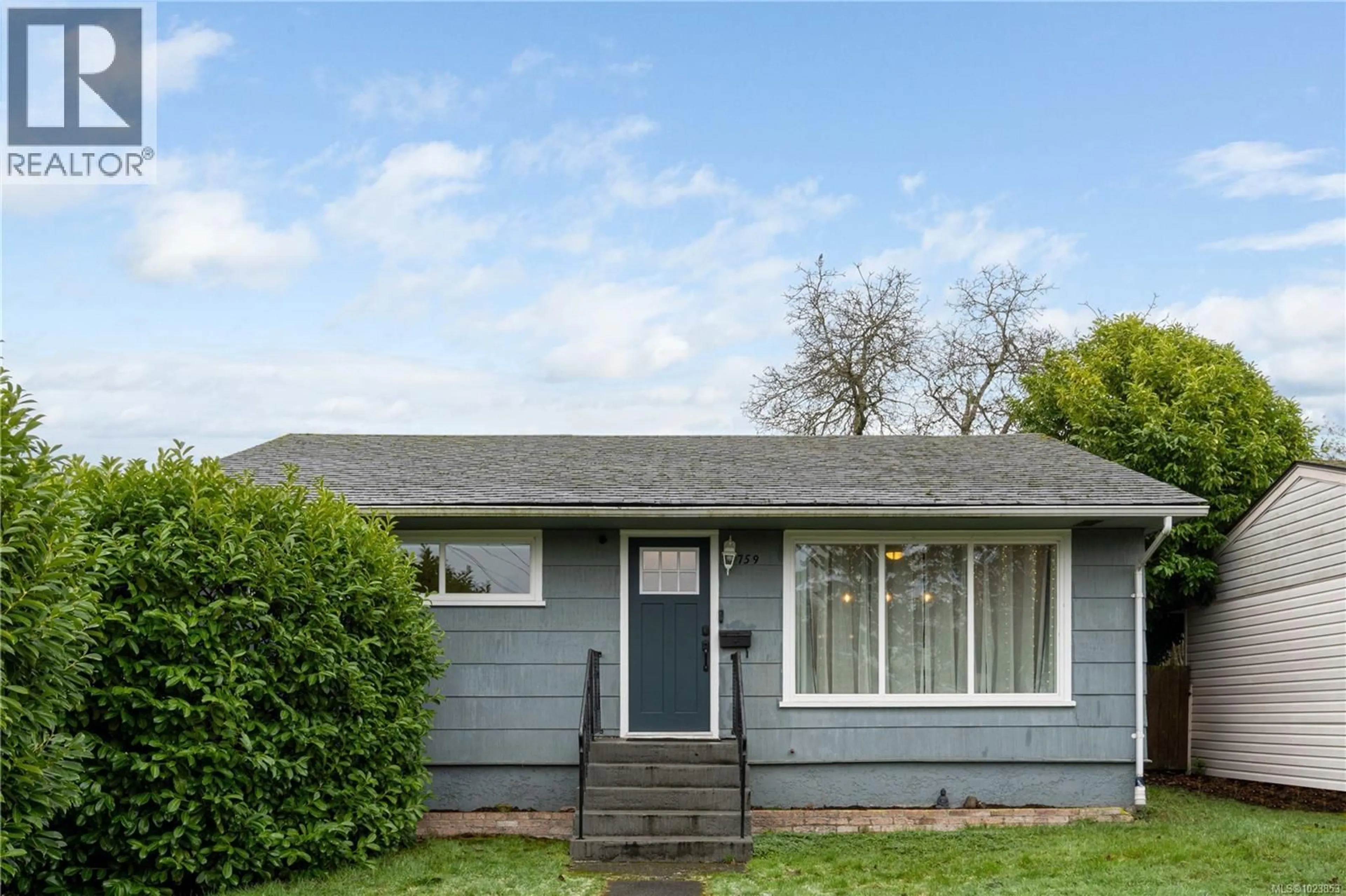 Home with vinyl exterior material, street for 759 CADOGAN STREET, Nanaimo British Columbia V9S1T9