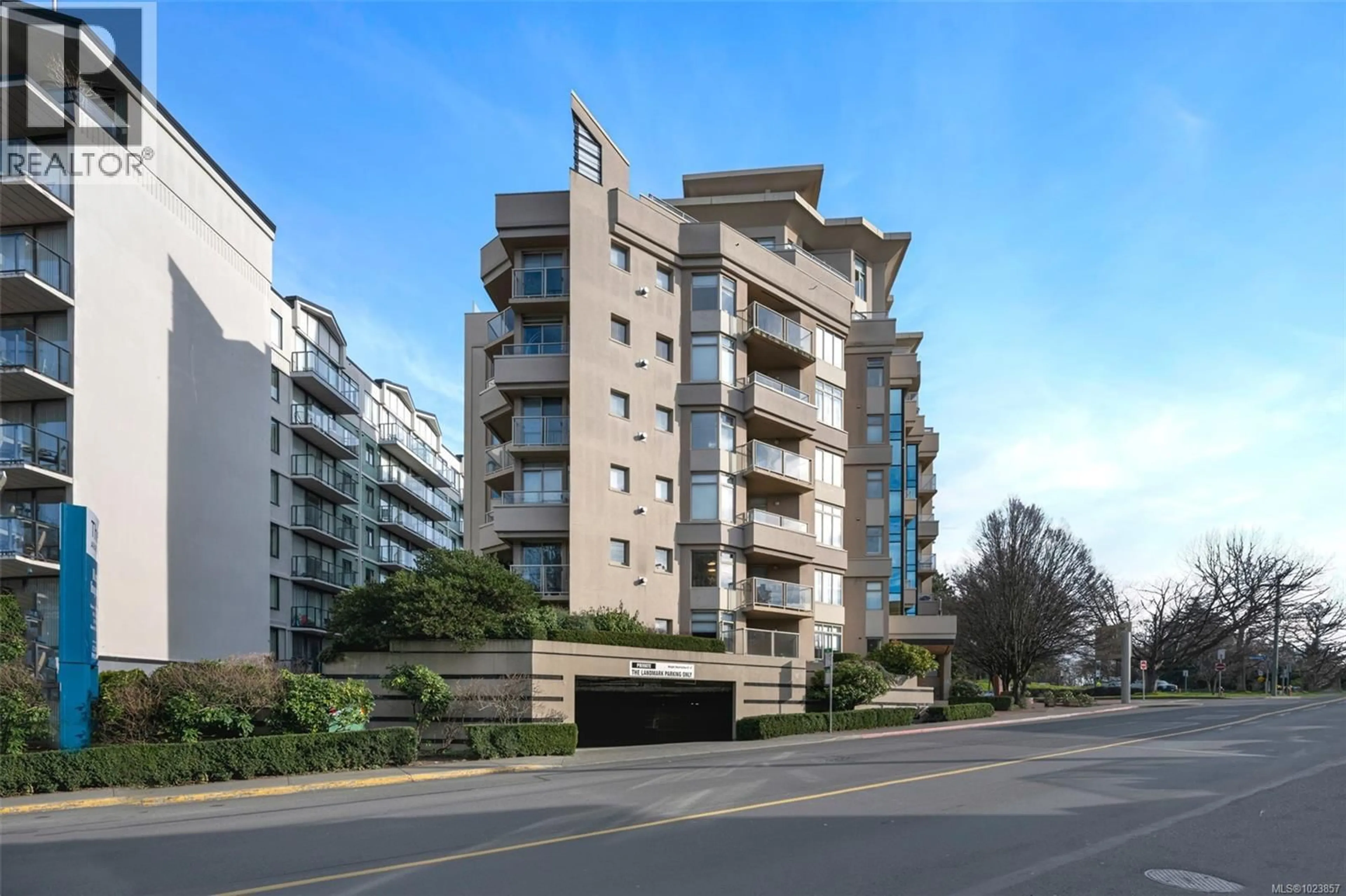 A pic from outside/outdoor area/front of a property/back of a property/a pic from drone, building for 303 - 605 DOUGLAS STREET, Victoria British Columbia V8V2P9