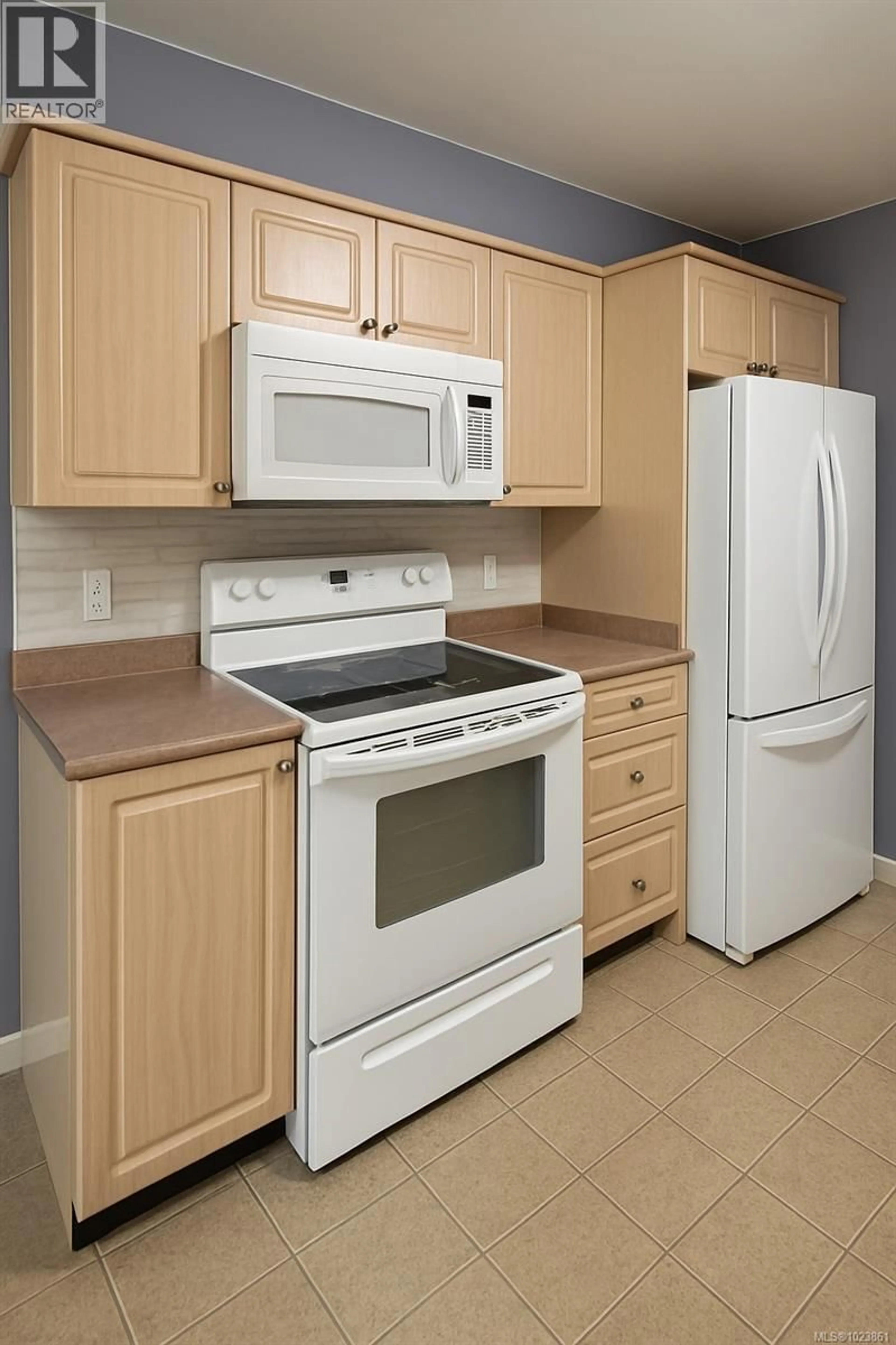 Standard kitchen, unknown for 204 - 1240 VERDIER AVENUE, Central Saanich British Columbia V8M2G9