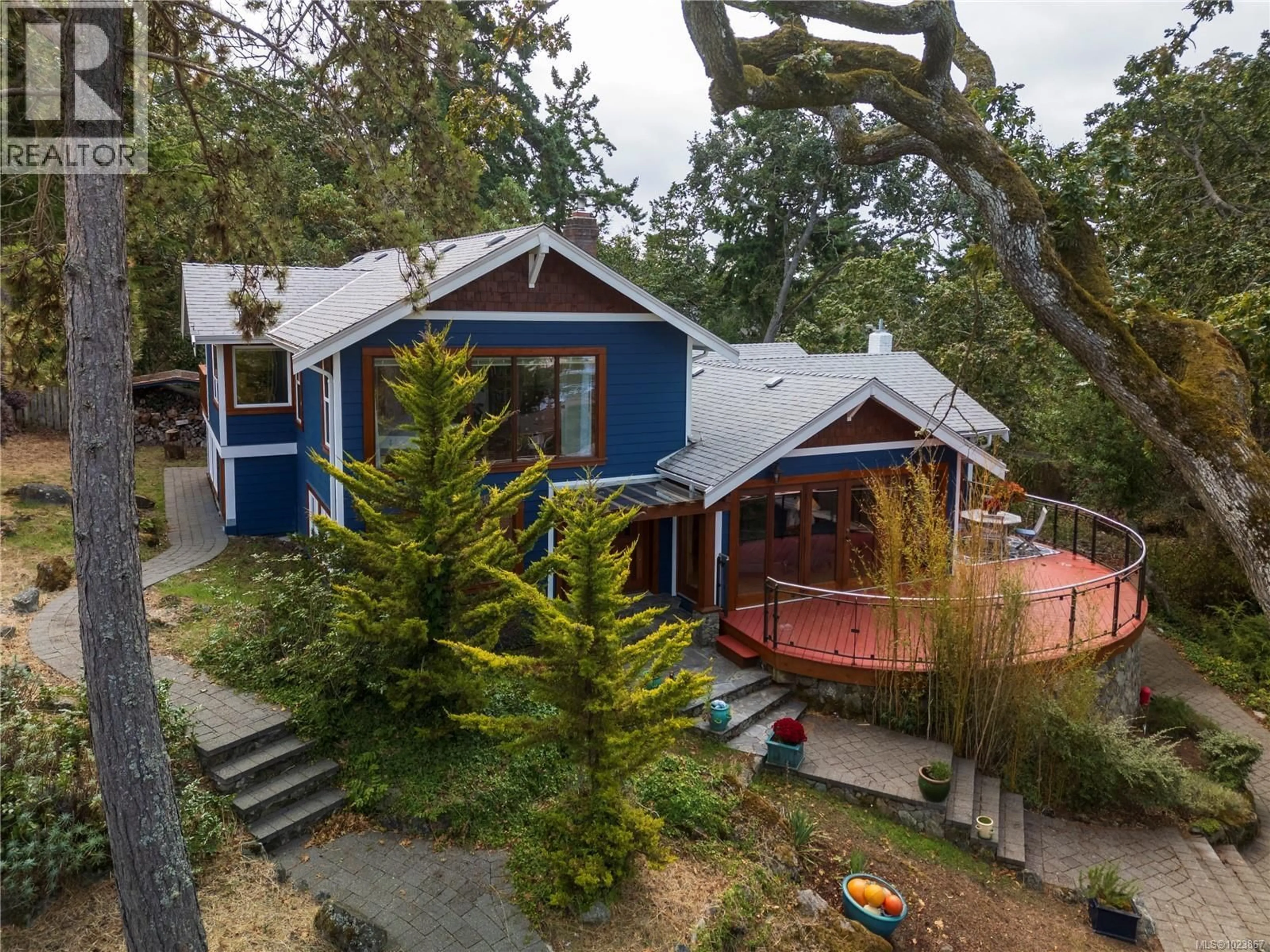 A pic from outside/outdoor area/front of a property/back of a property/a pic from drone, street for 2710 SEA VIEW ROAD, Saanich British Columbia V8N1K8