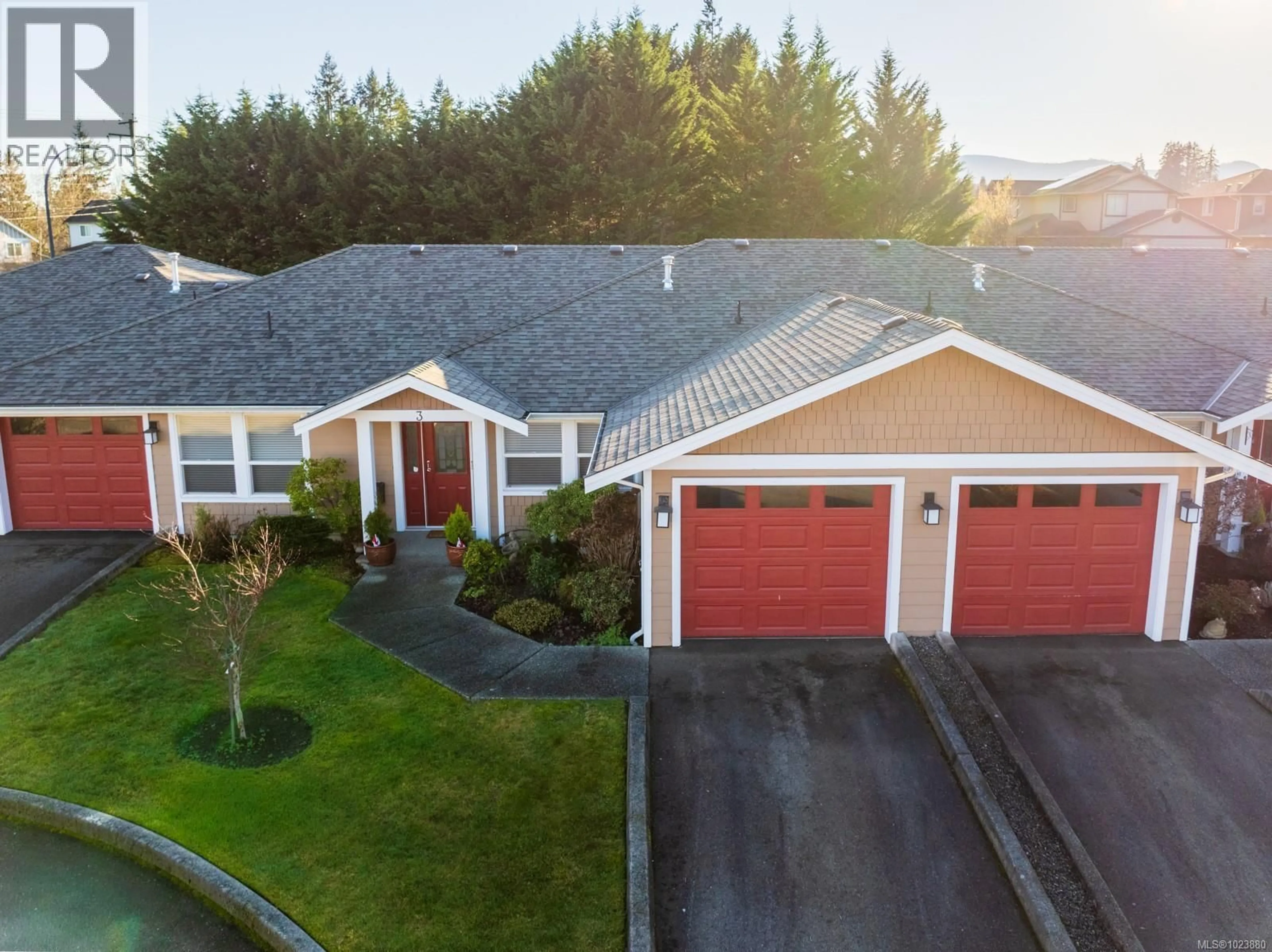 A pic from outside/outdoor area/front of a property/back of a property/a pic from drone, street for 3 - 3101 HERONS WAY, Duncan British Columbia V9L6Z4