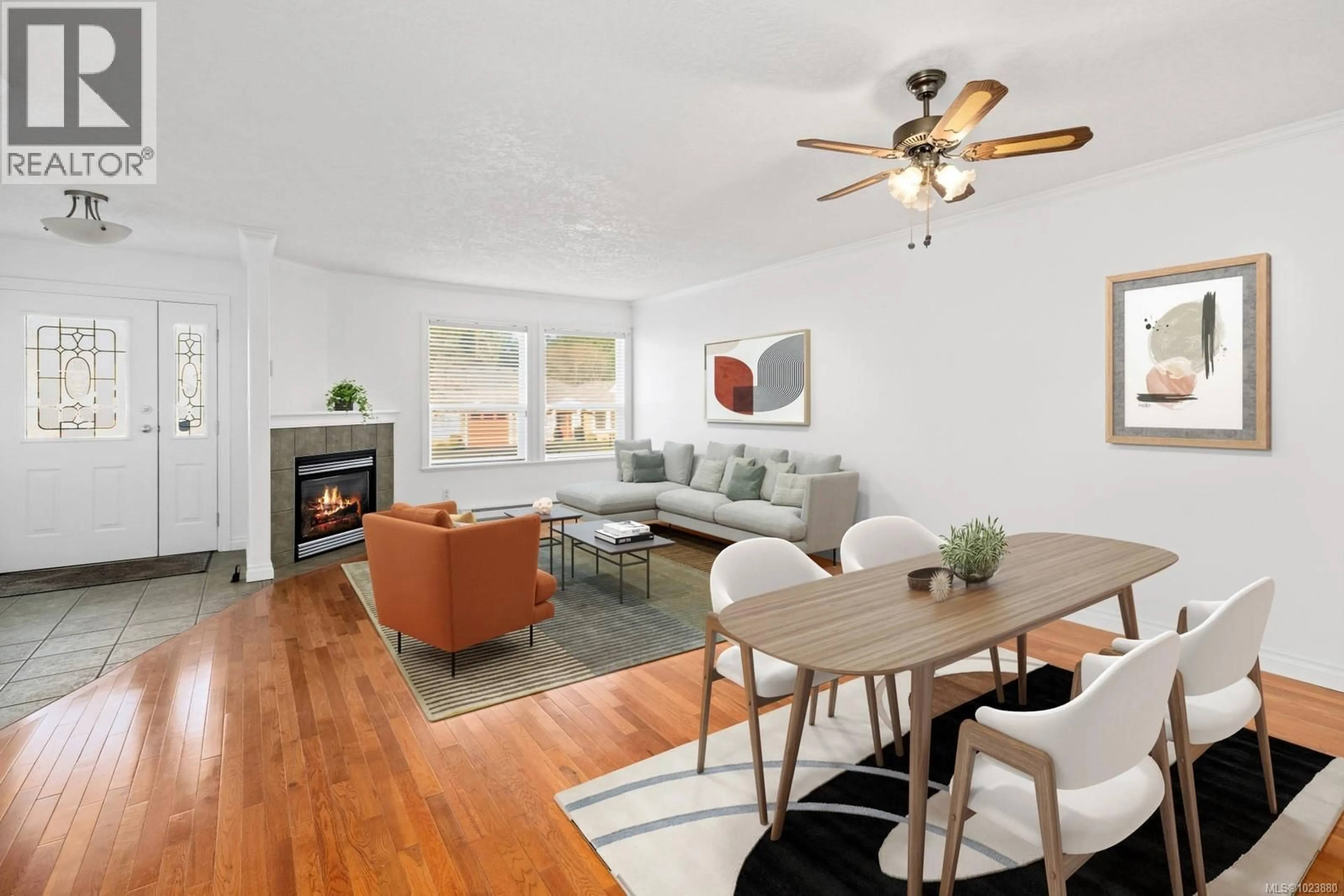 Living room with furniture, wood/laminate floor for 3 - 3101 HERONS WAY, Duncan British Columbia V9L6Z4