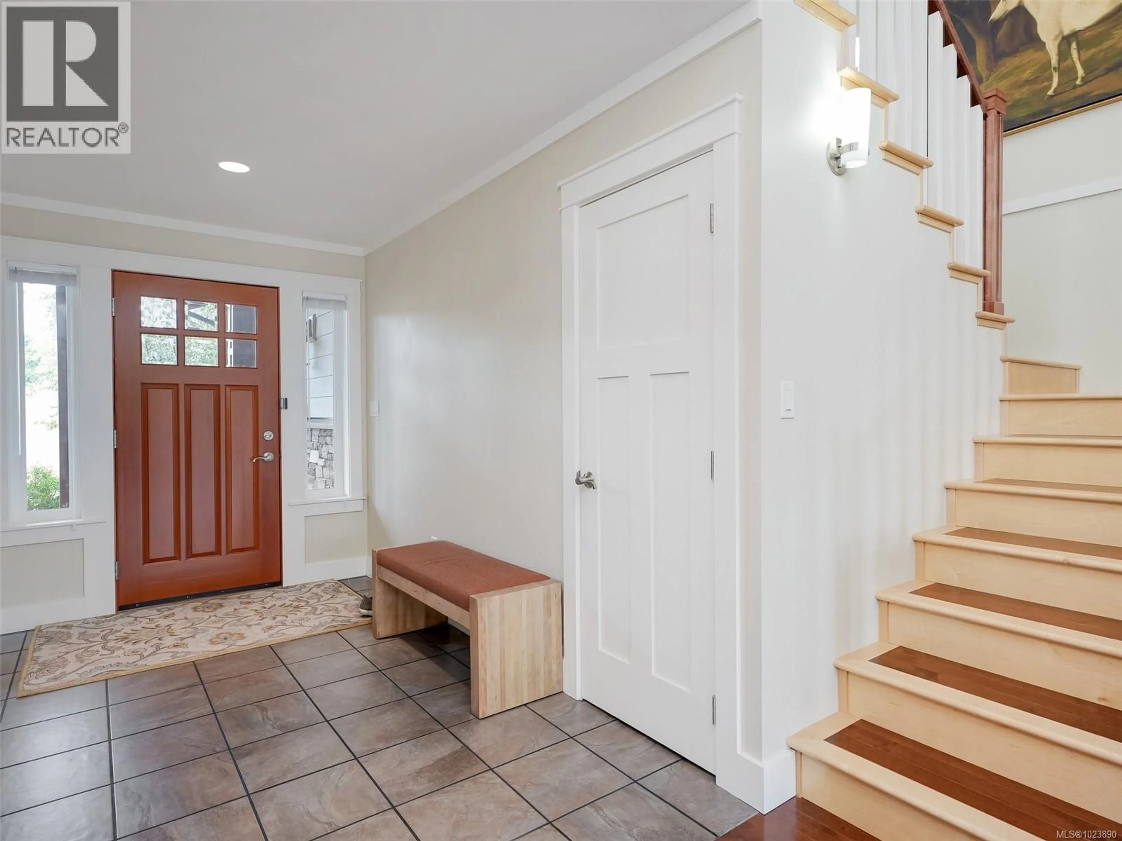 Indoor entryway for 9173 BASSWOOD ROAD, North Saanich British Columbia V8L3W8