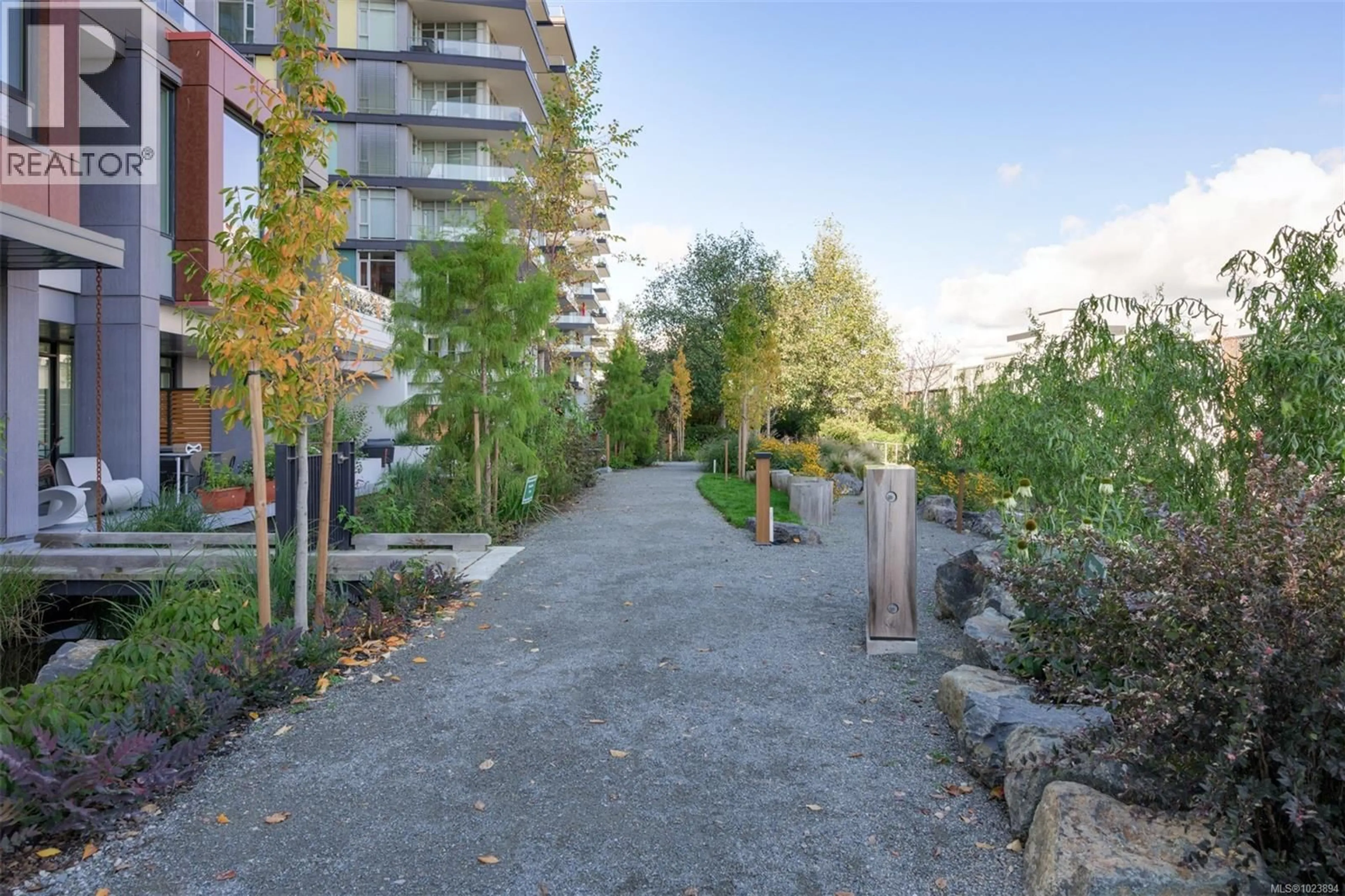 Patio, street for G112 - 369 TYEE ROAD, Victoria British Columbia V9A0B6