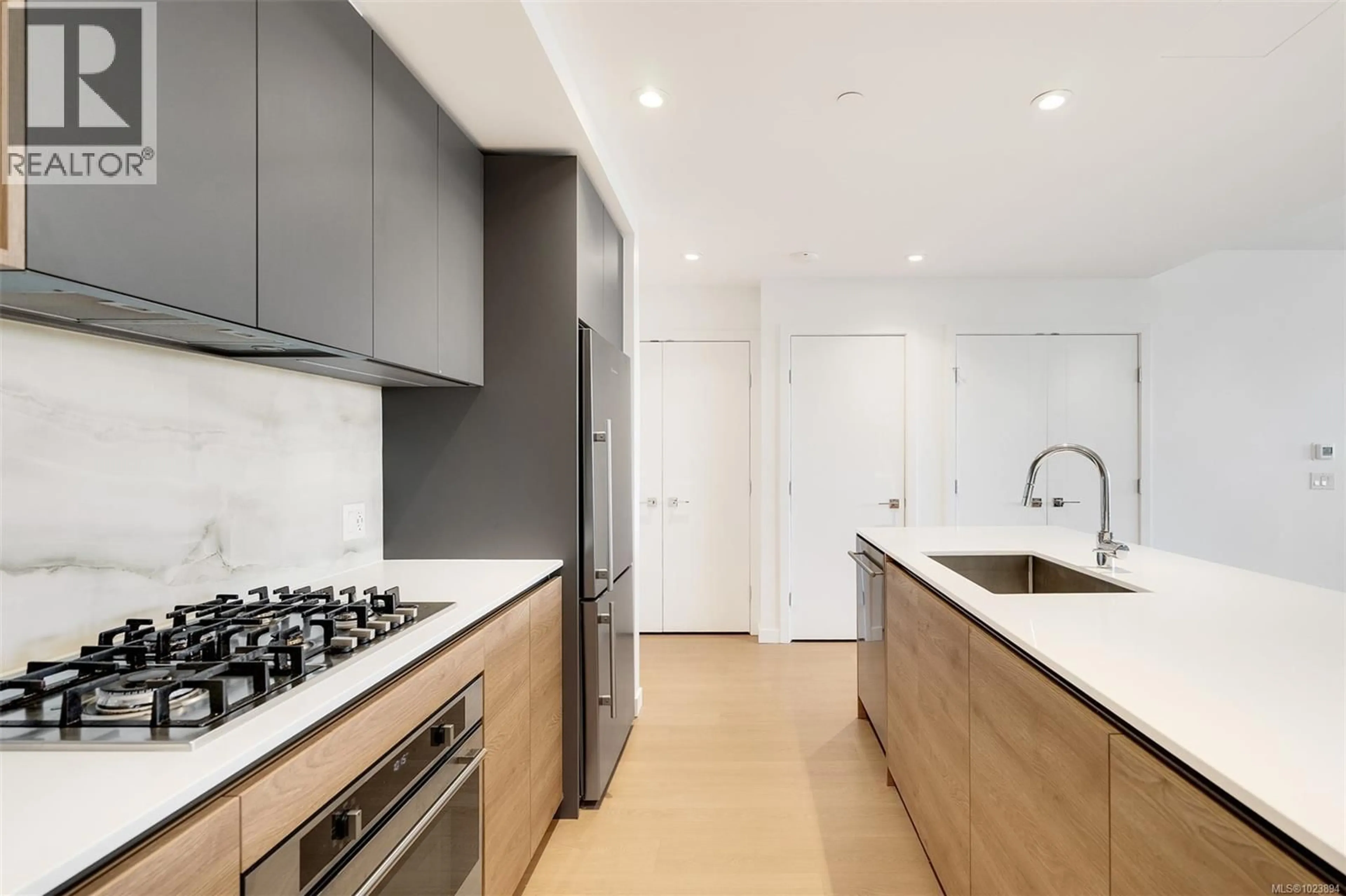 Unknown for G112 - 369 TYEE ROAD, Victoria British Columbia V9A0B6