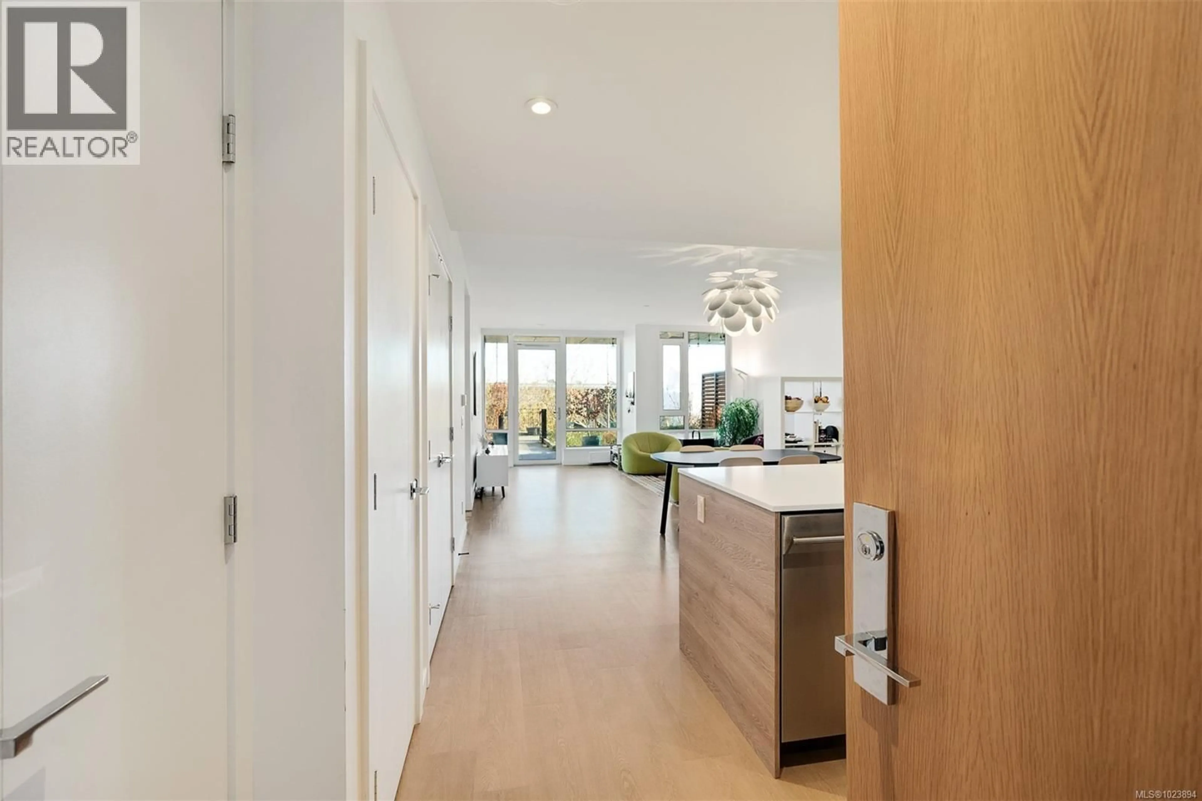 Indoor entryway for G112 - 369 TYEE ROAD, Victoria British Columbia V9A0B6