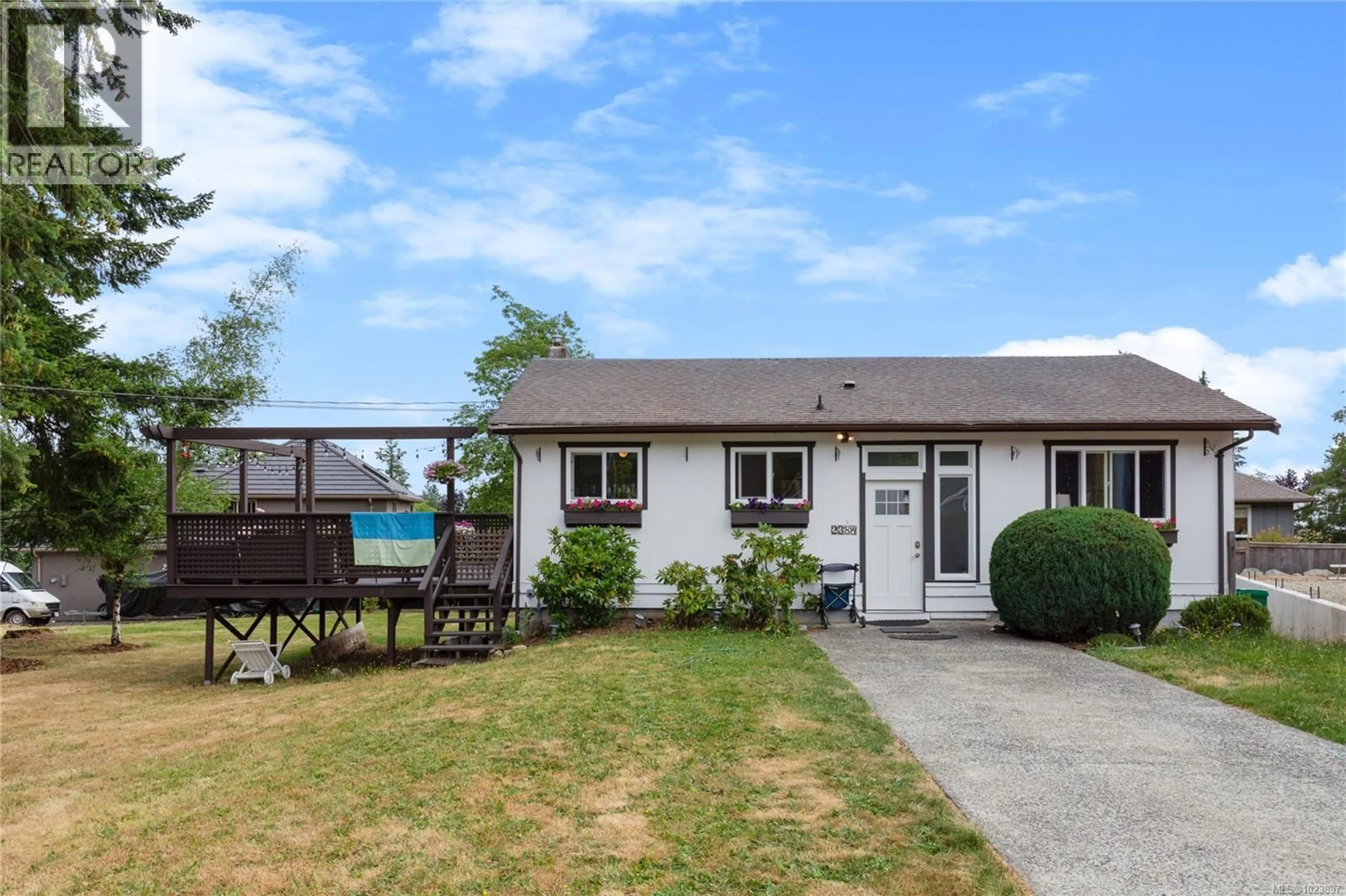 Home with vinyl exterior material, unknown for 2388 MILL ROAD, Nanaimo British Columbia V9R6M9