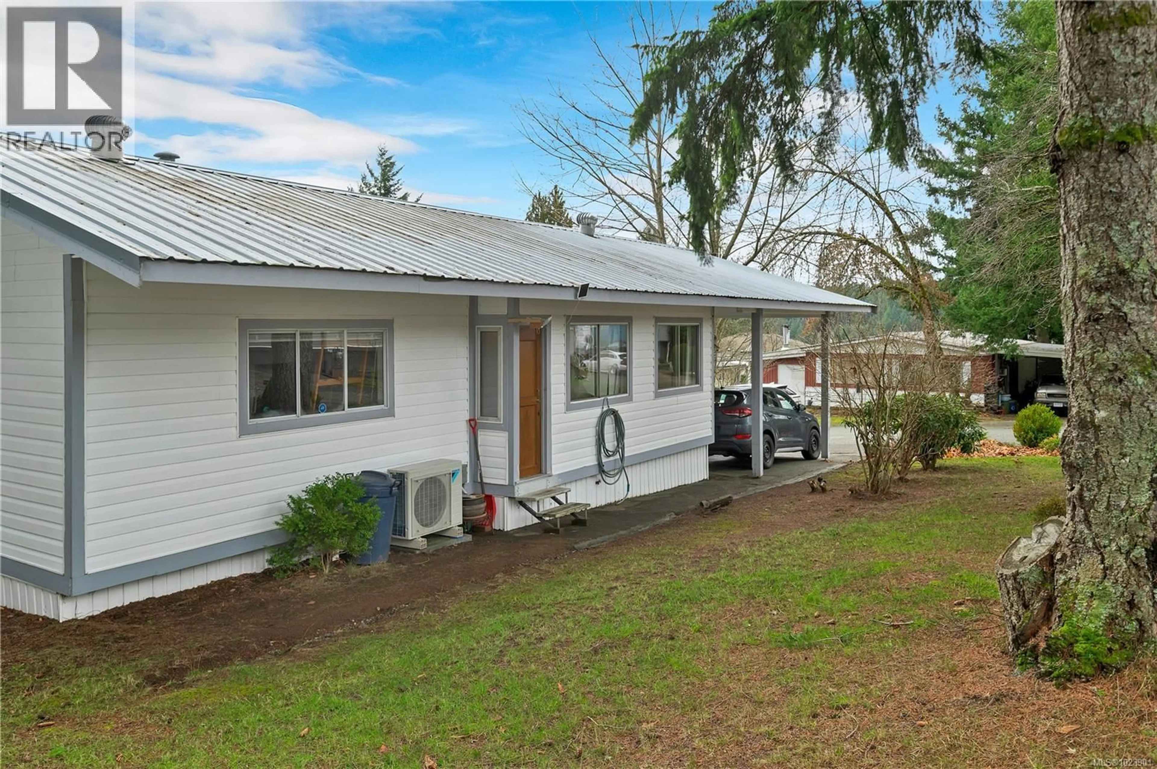 A pic from outside/outdoor area/front of a property/back of a property/a pic from drone, unknown for 56 - 1160 SHELLBOURNE BOULEVARD, Campbell River British Columbia V9W5G5