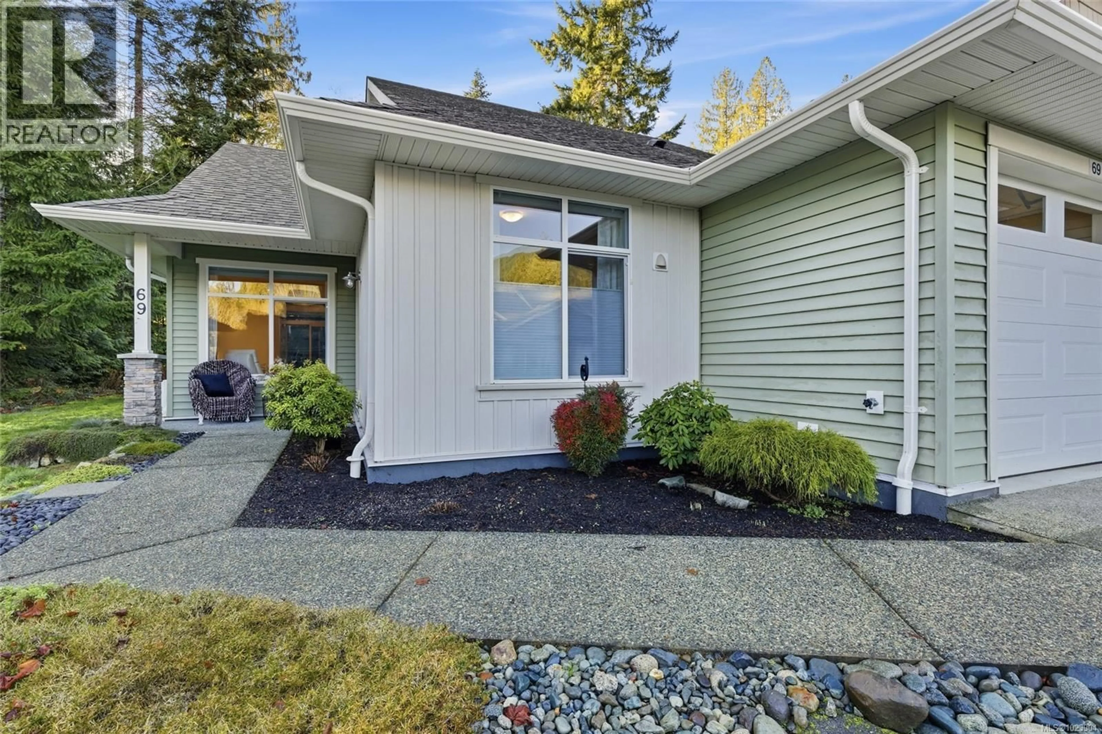 Home with vinyl exterior material, street for 69 - 300 GROSSKLEG WAY, Lake Cowichan British Columbia V0R2G1