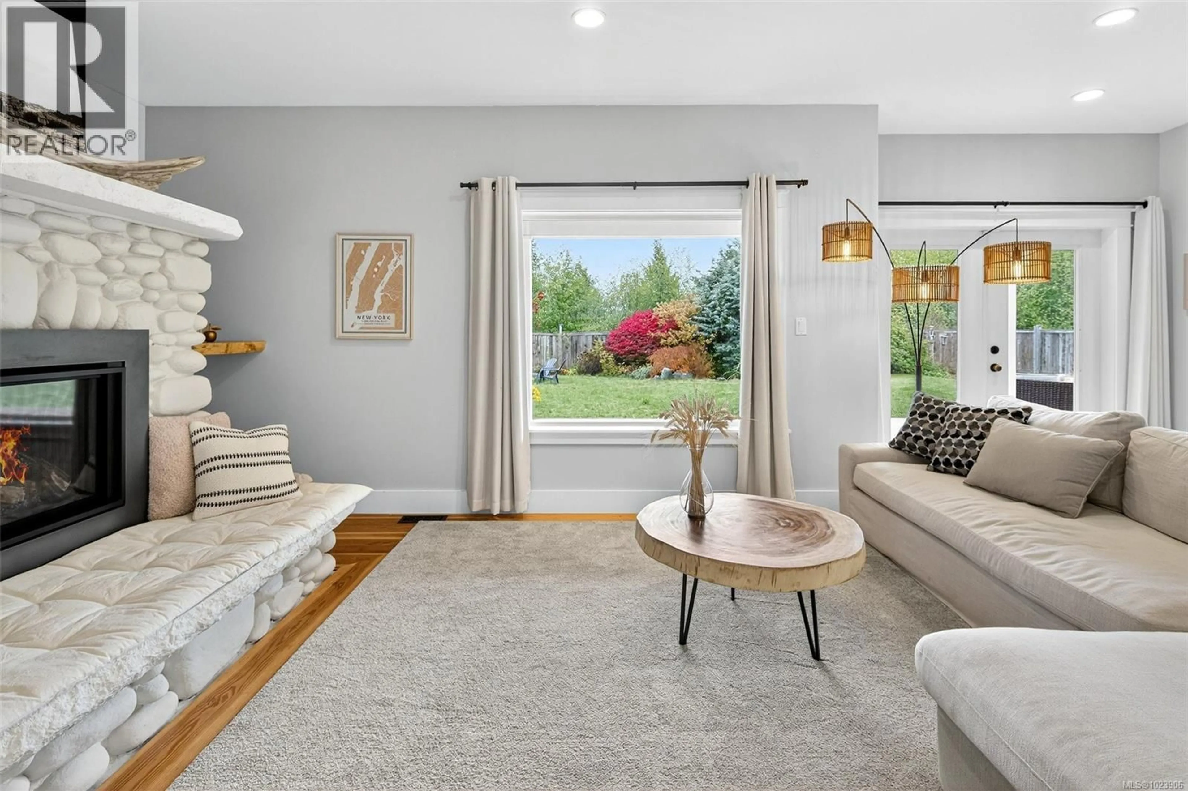 Living room with furniture, unknown for 319 STEBBINGS ROAD, Shawnigan Lake British Columbia V8H2J1