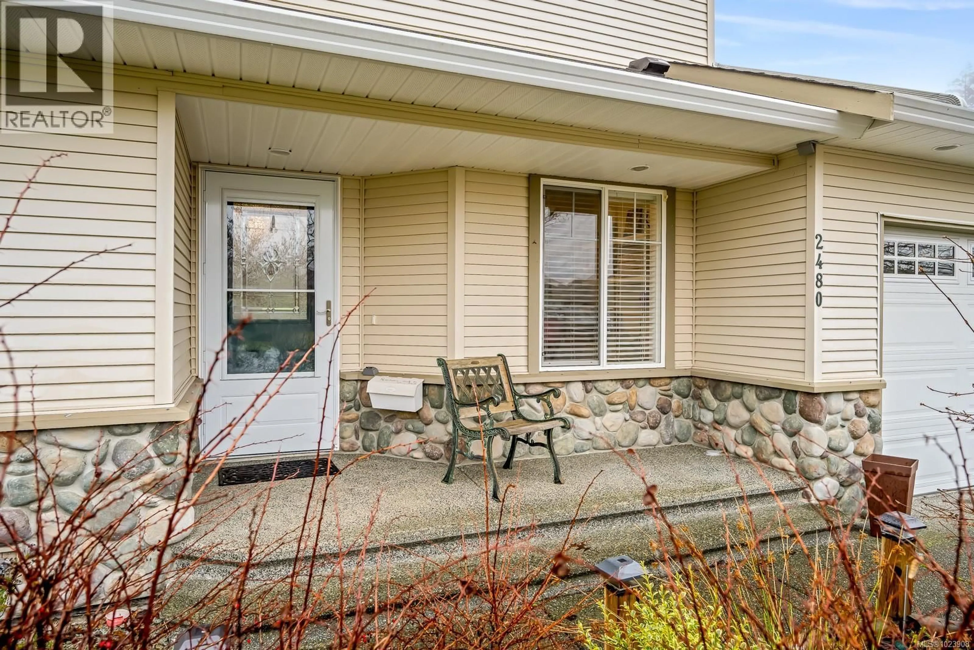 Patio, street for 2480 KINROSS PLACE, Courtenay British Columbia V9N1Y2