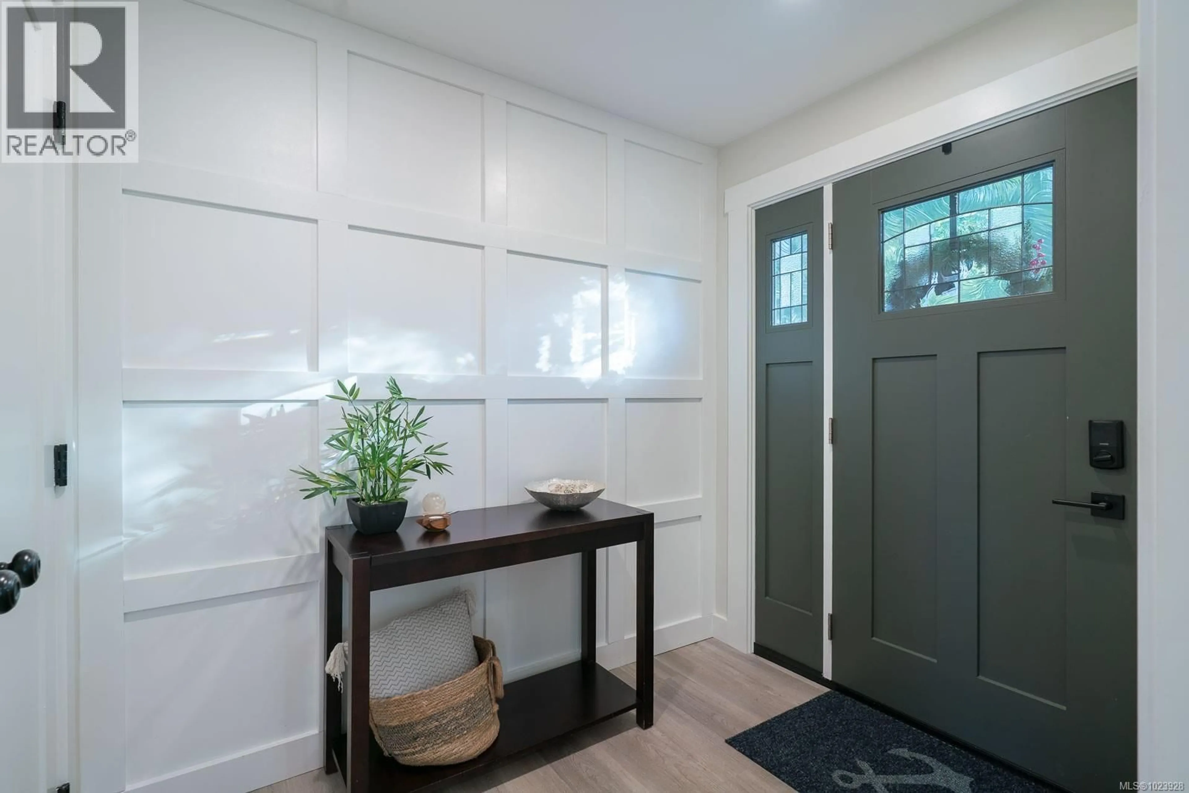 Indoor entryway for 7801-7807 BEAVER CREEK ROAD, Port Alberni British Columbia V9Y8N3