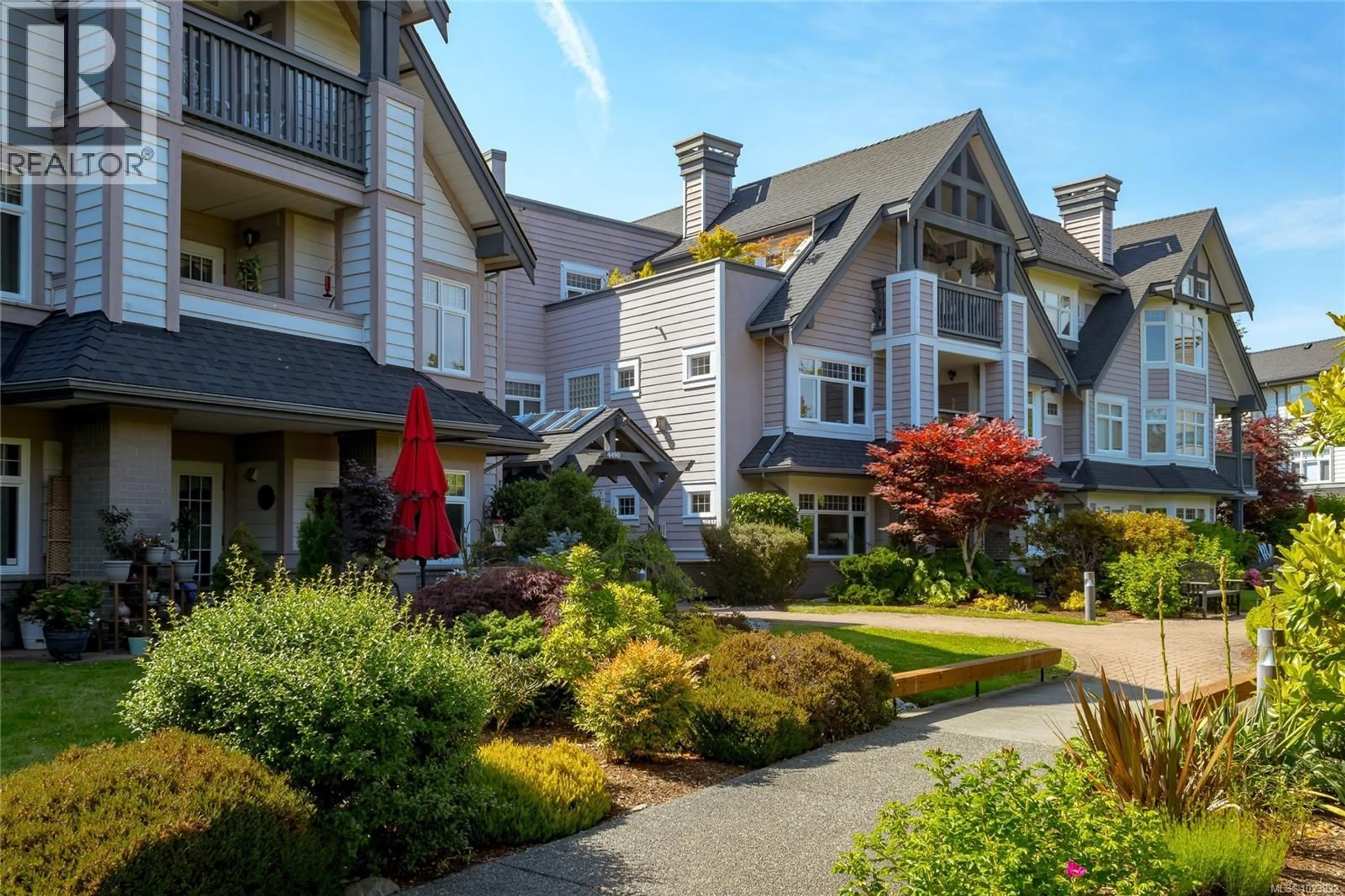 Patio, street for 228 - 4490 CHATTERTON WAY NORTH, Saanich British Columbia V8X5H7