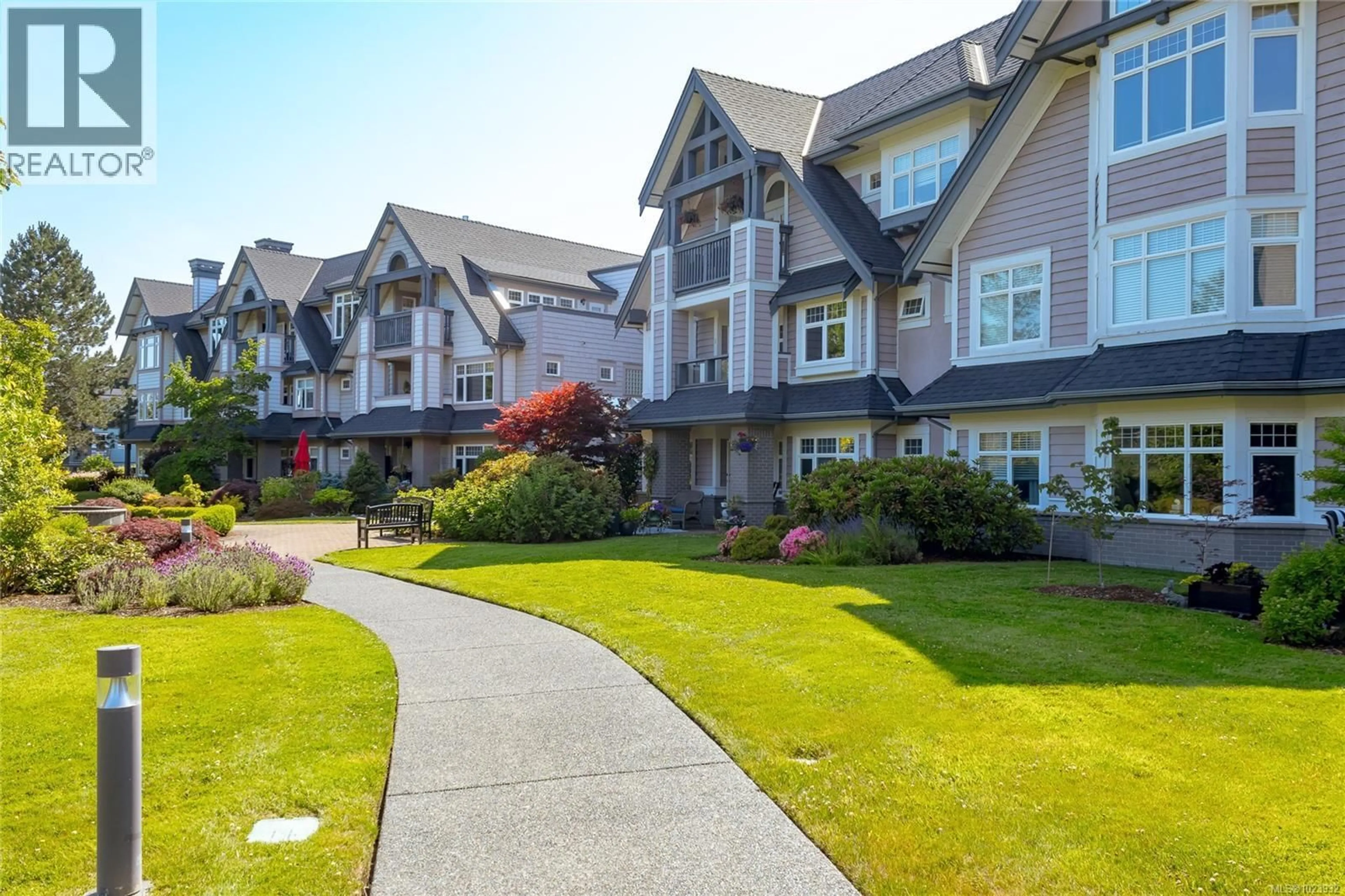 Patio, unknown for 228 - 4490 CHATTERTON WAY NORTH, Saanich British Columbia V8X5H7