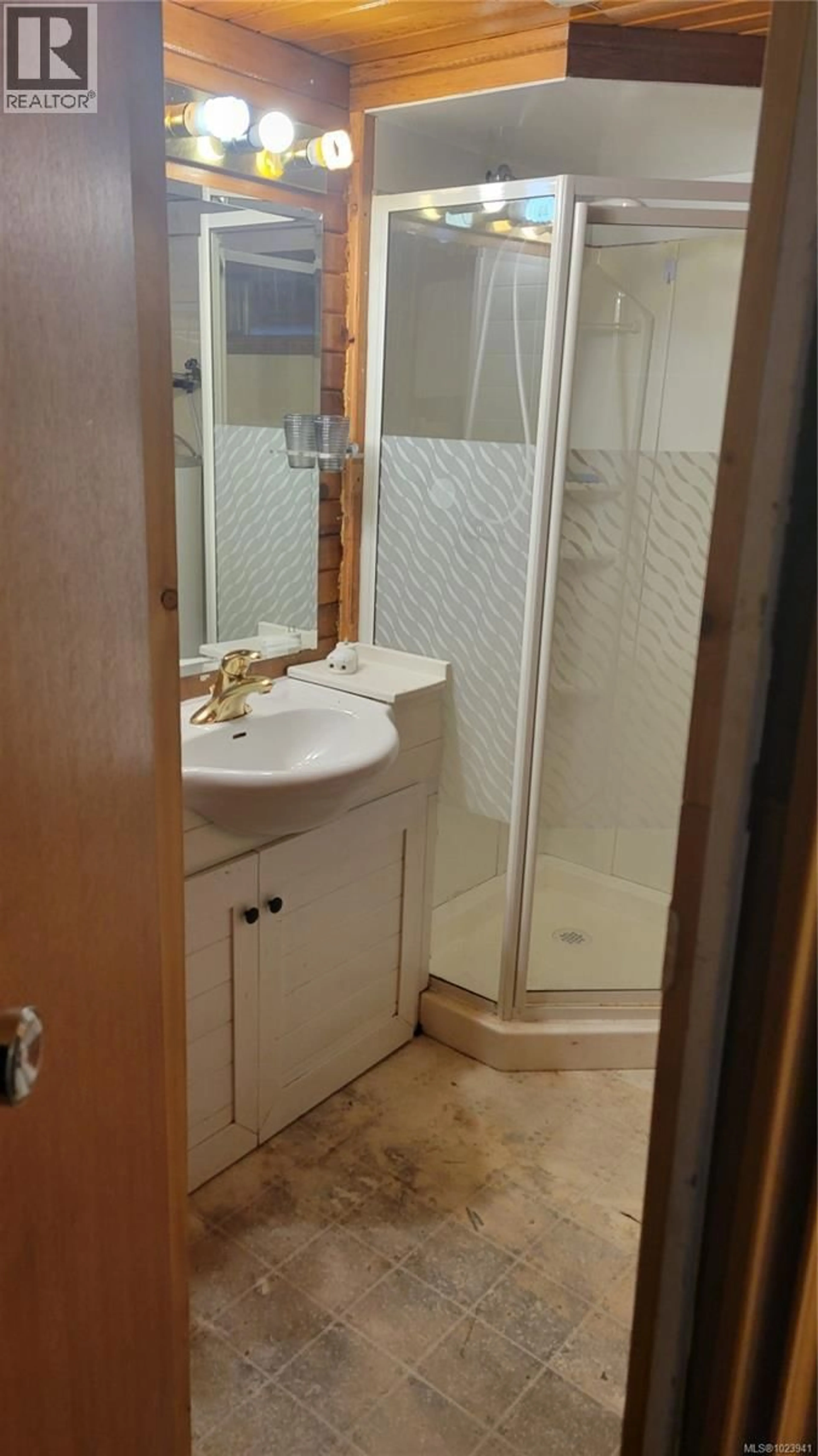 Standard bathroom, ceramic/tile floor for 10 - 5659 TOMSWOOD ROAD, Port Alberni British Columbia V9Y8V8