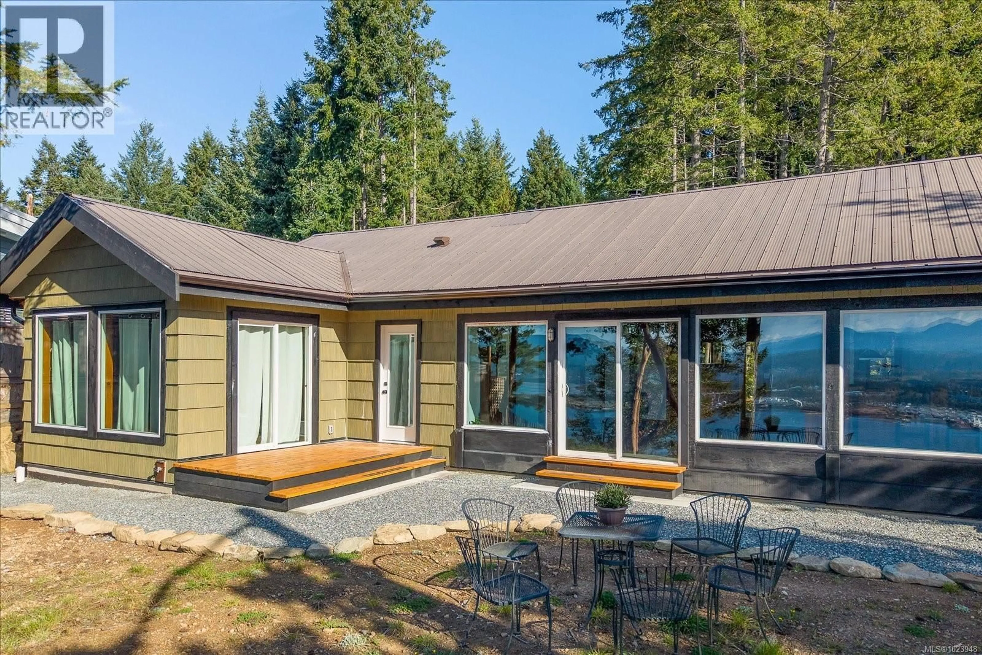 Home with vinyl exterior material, water/lake/river/ocean view for 1306 HARRISON WAY, Gabriola Island British Columbia V0R1X2
