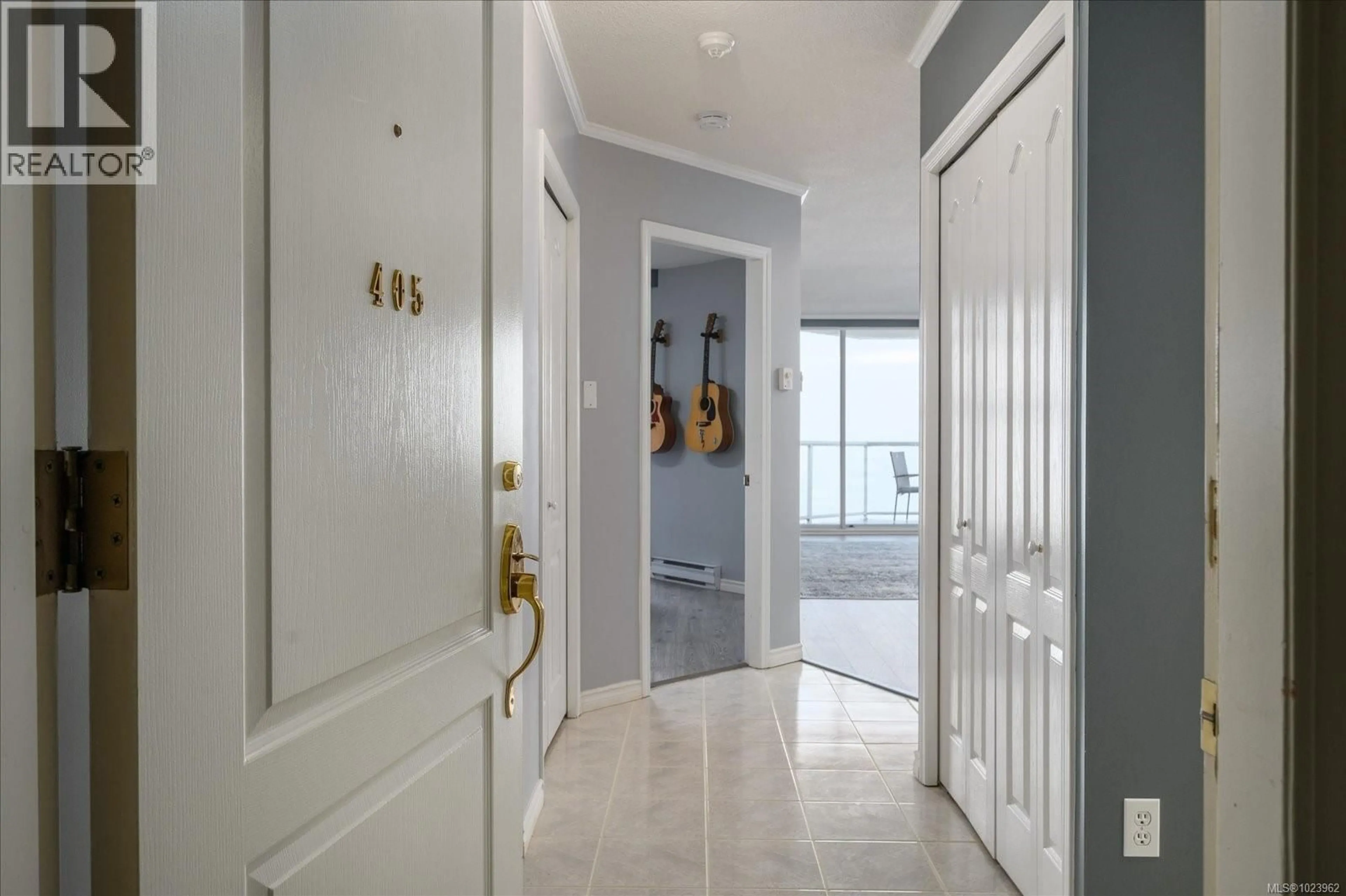 Indoor entryway for 405 - 150 PROMENADE DRIVE, Nanaimo British Columbia V9R6M6