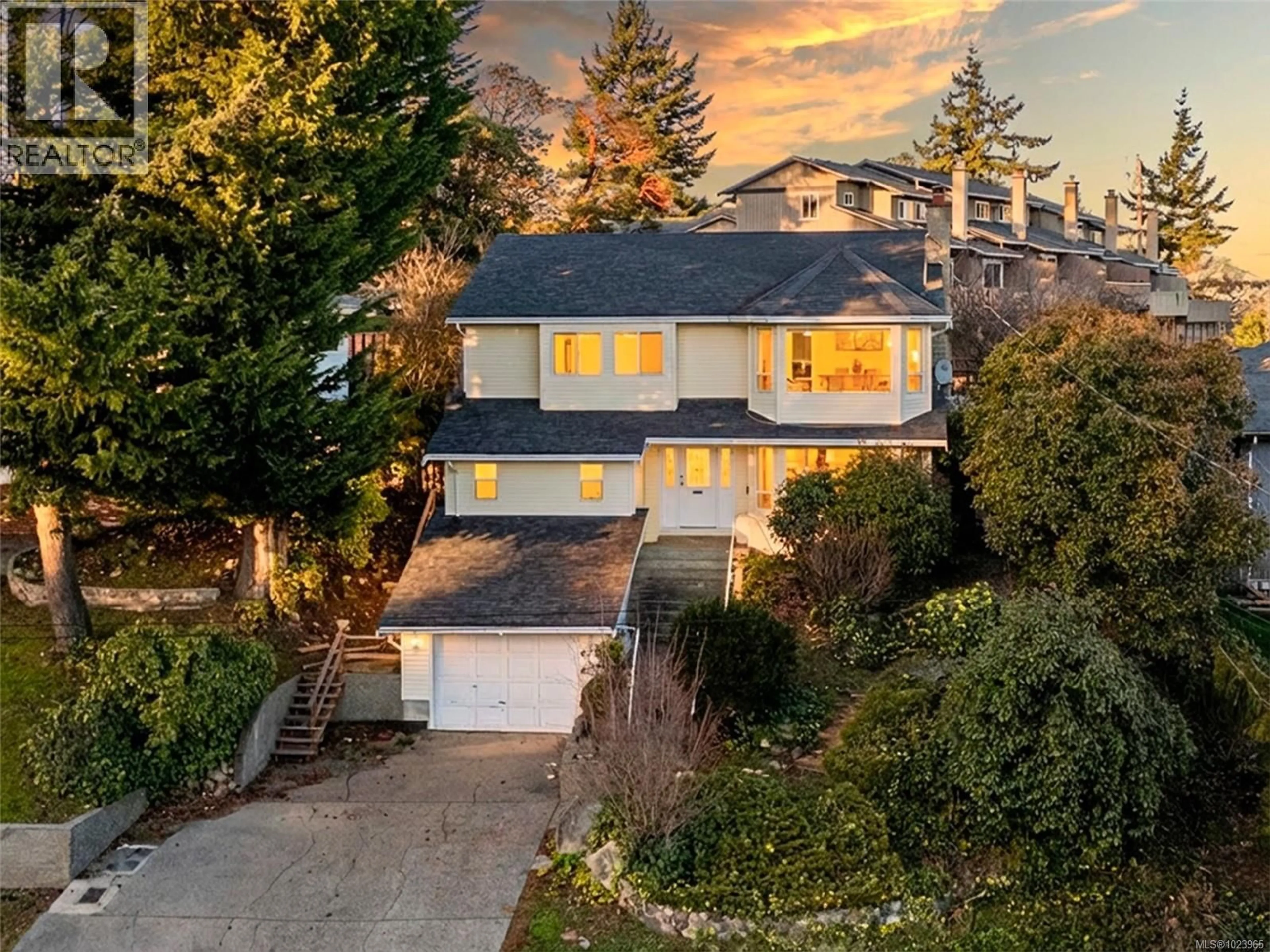 A pic from outside/outdoor area/front of a property/back of a property/a pic from drone, street for 628 CAIRNDALE ROAD, Colwood British Columbia V9C2R2