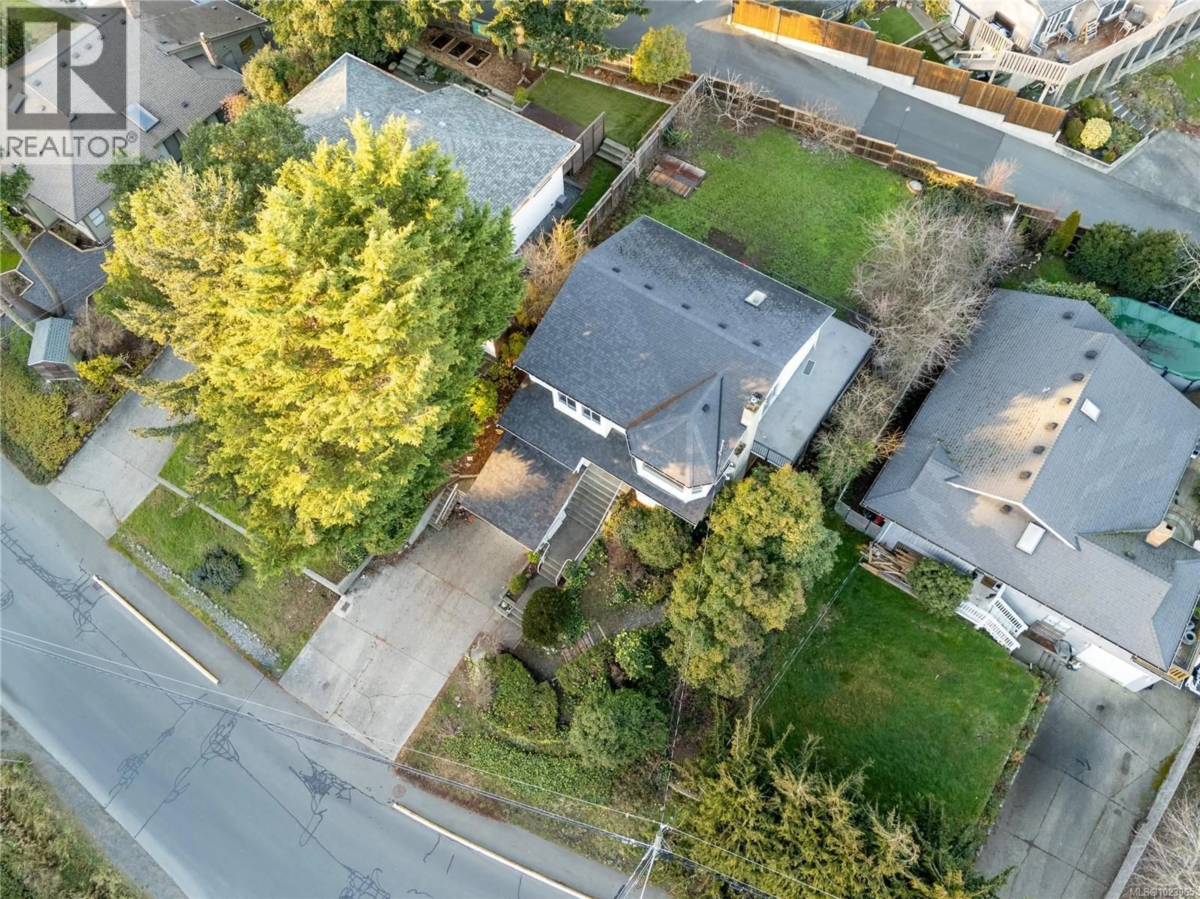 A pic from outside/outdoor area/front of a property/back of a property/a pic from drone, street for 628 CAIRNDALE ROAD, Colwood British Columbia V9C2R2