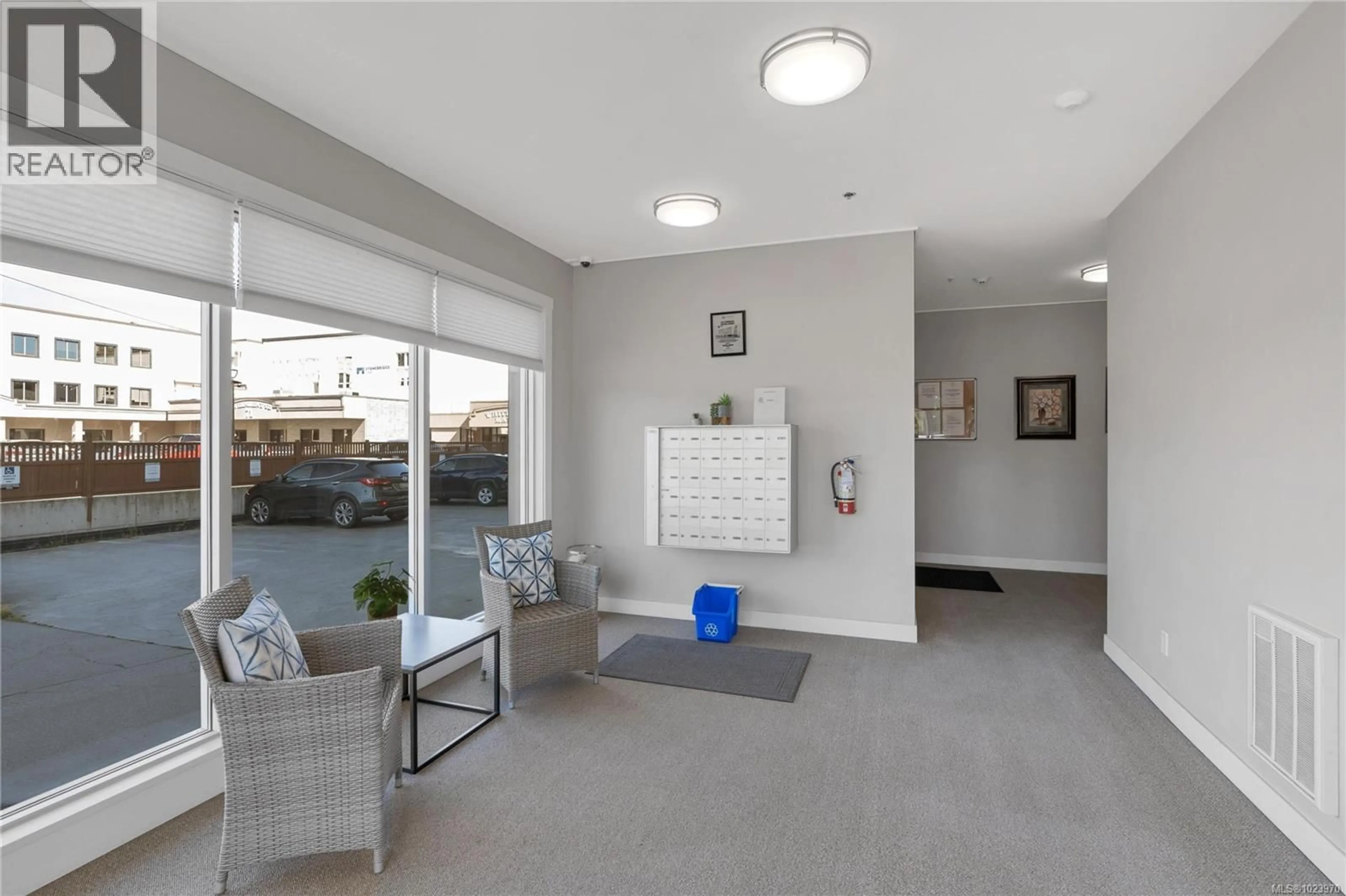 Indoor foyer for 506 - 15 CANADA AVENUE, Duncan British Columbia V9L1T3