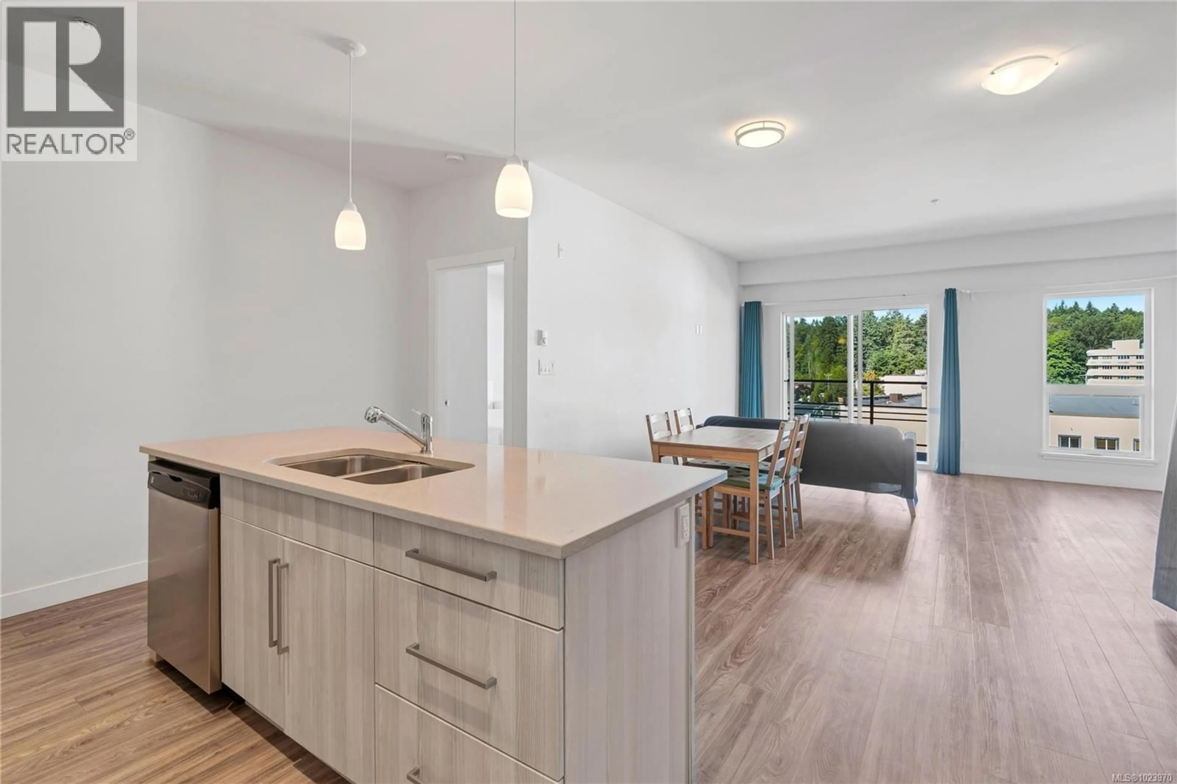 Open concept kitchen, unknown for 506 - 15 CANADA AVENUE, Duncan British Columbia V9L1T3