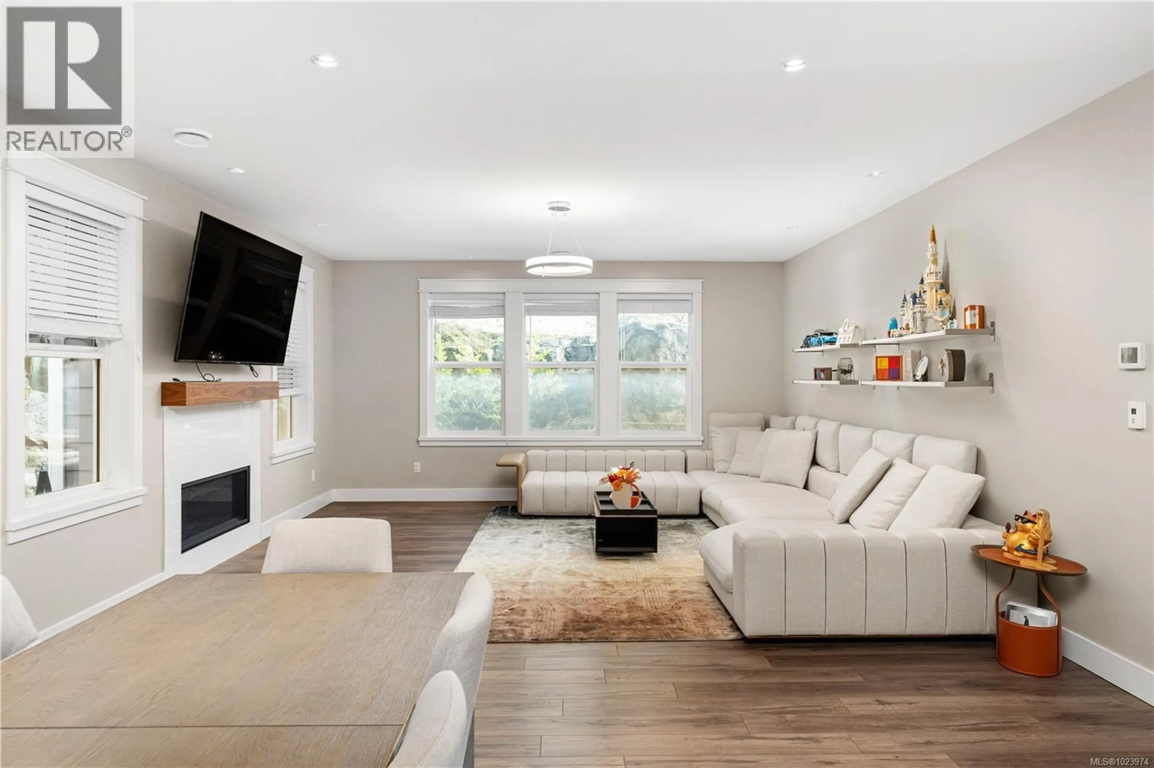 Living room with furniture, unknown for 3552 JOY CLOSE, Langford British Columbia V9C0M4