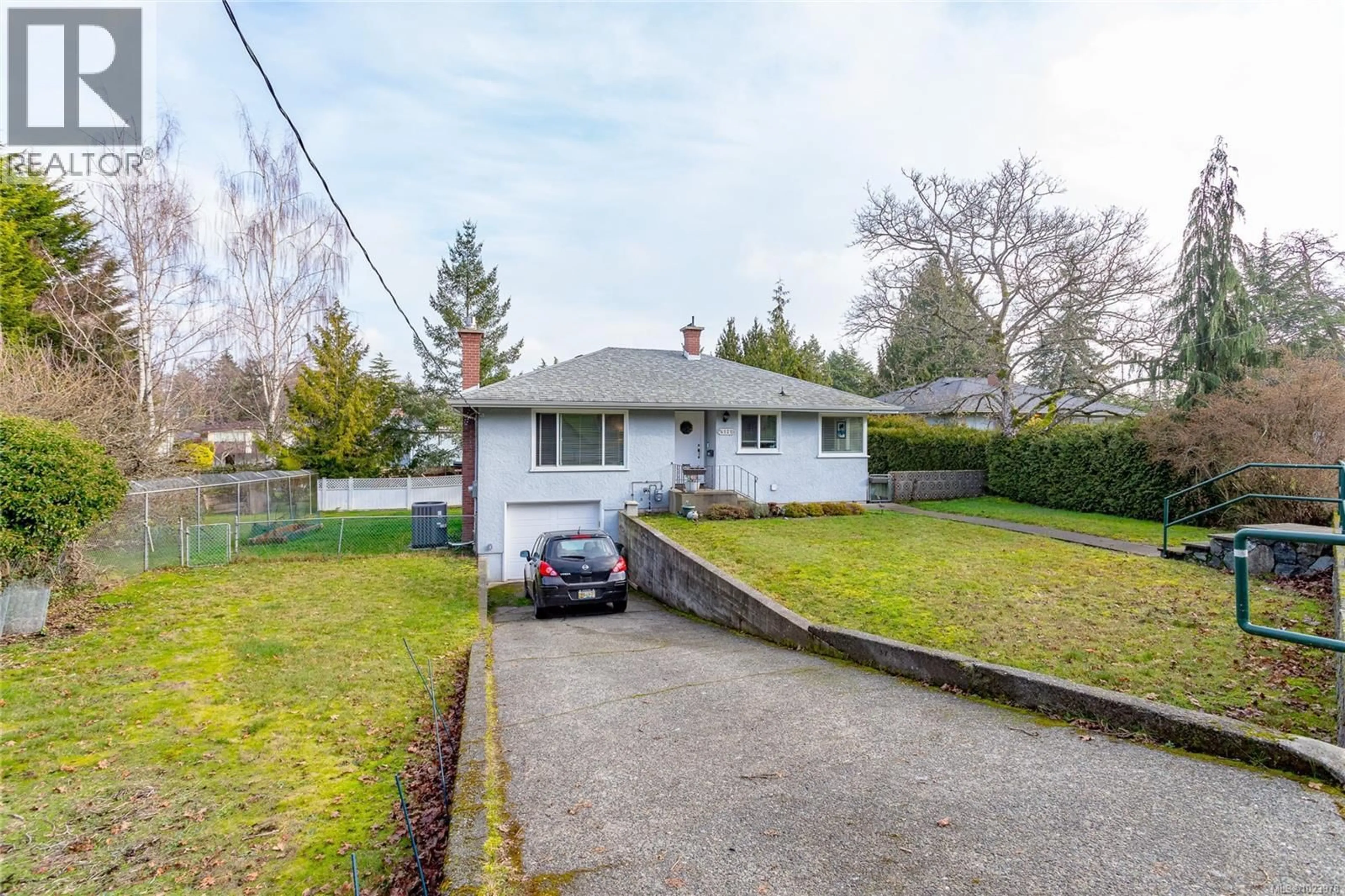 A pic from outside/outdoor area/front of a property/back of a property/a pic from drone, street for 4121 QUADRA STREET, Saanich British Columbia V8X1L1