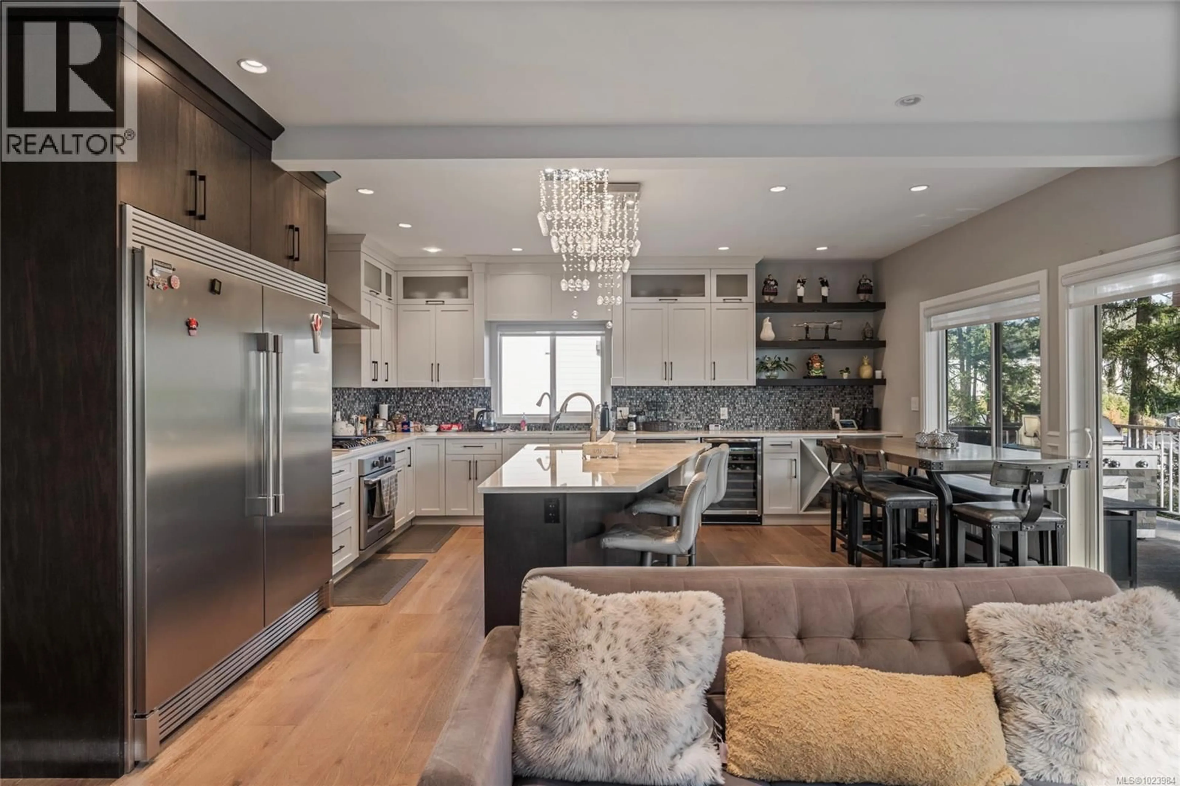 Open concept kitchen, unknown for 25 TUZO COURT, View Royal British Columbia V9B0S9