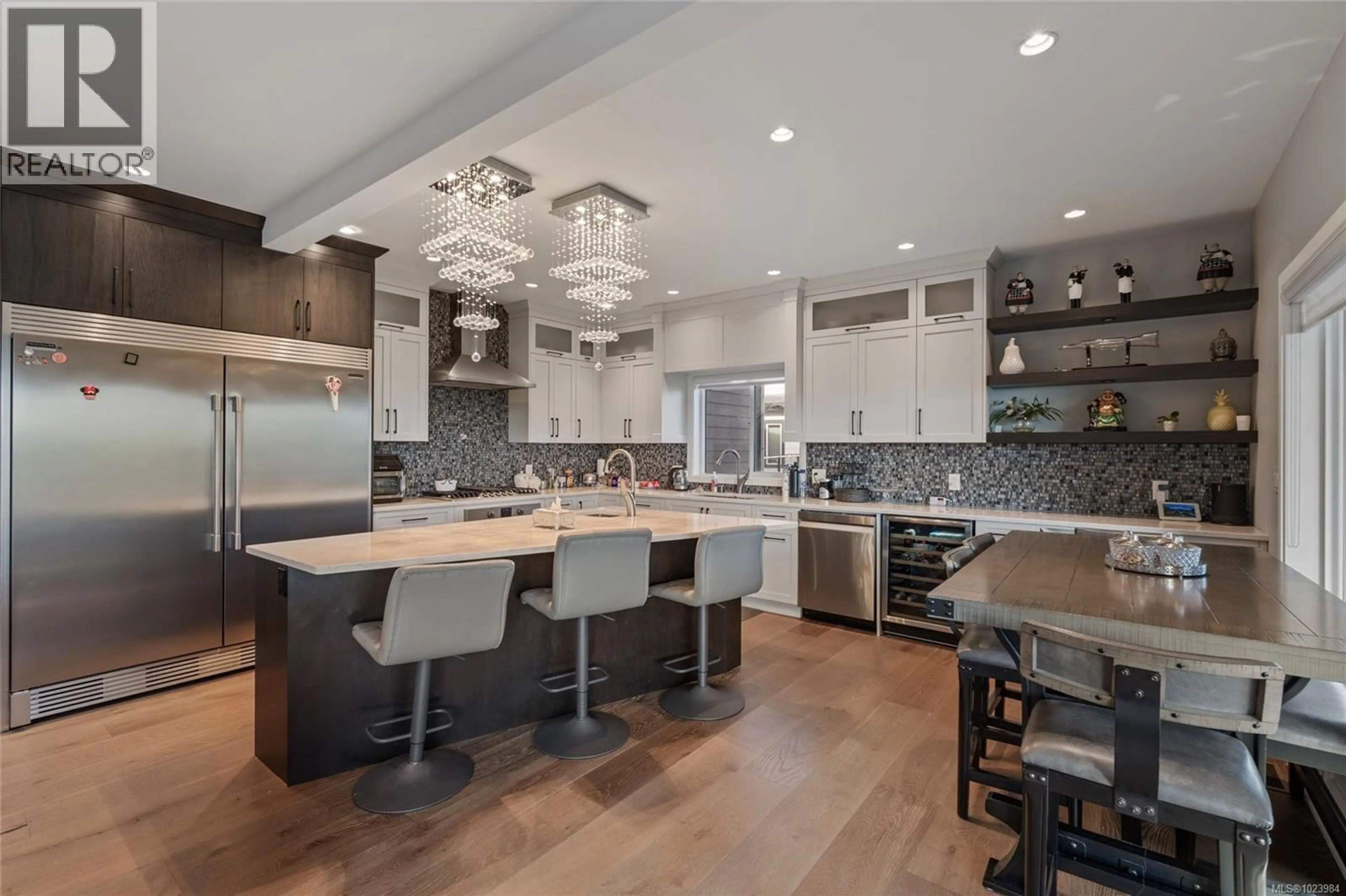 Open concept kitchen, unknown for 25 TUZO COURT, View Royal British Columbia V9B0S9