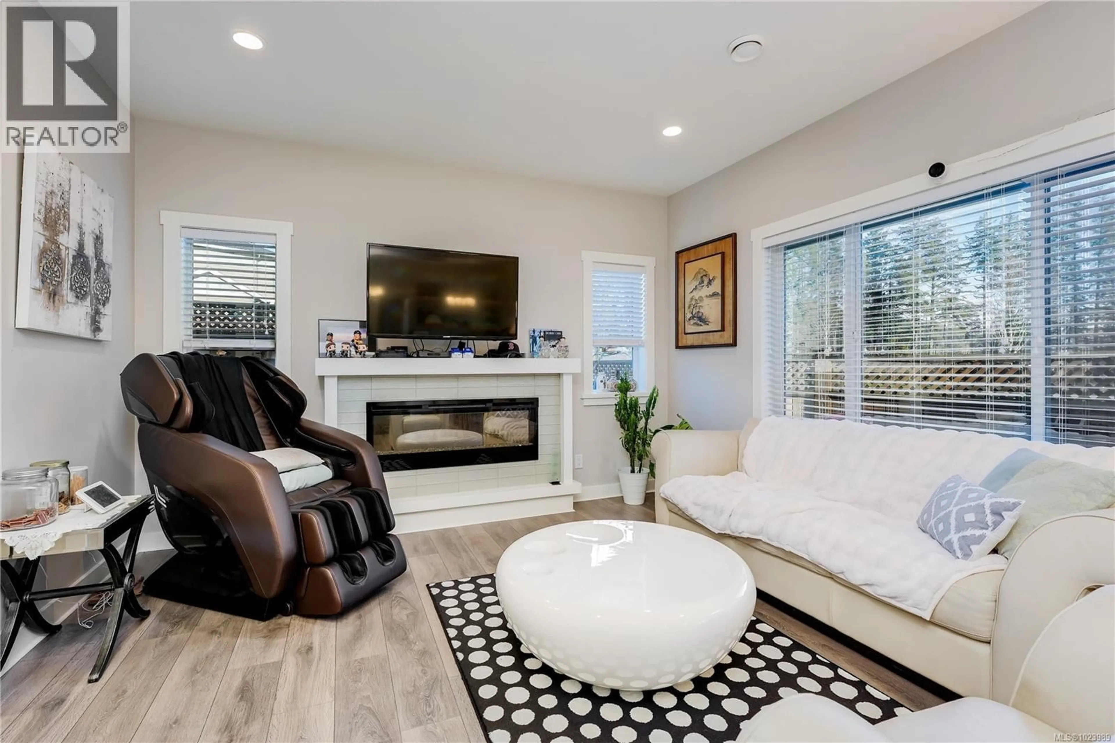 Living room with furniture, unknown for 1326 BOMBARDIER CRESCENT, Langford British Columbia V9B0R2