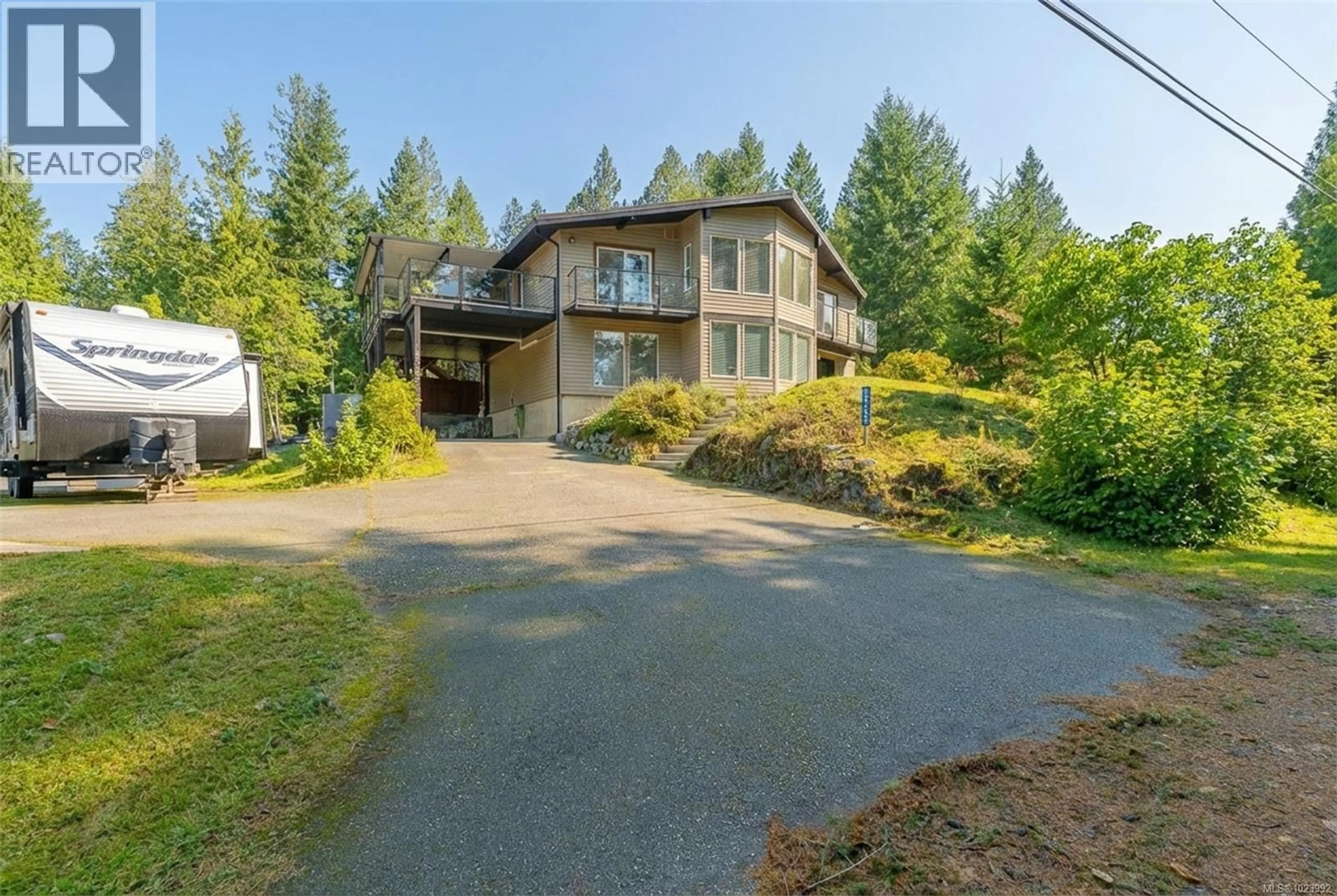 A pic from outside/outdoor area/front of a property/back of a property/a pic from drone, unknown for 10115 SOUTH DRIVE, Port Alberni British Columbia V9Y9A7