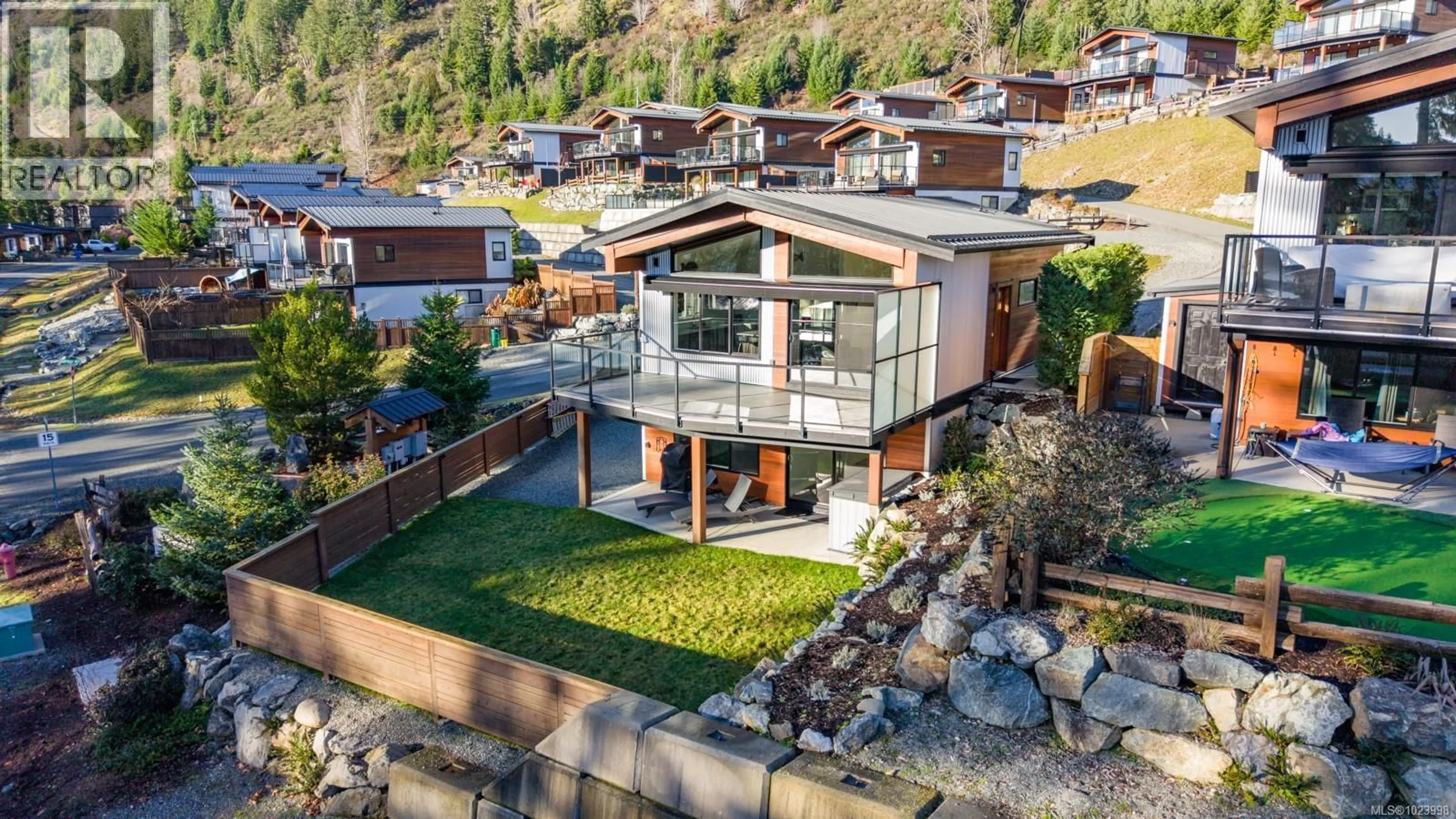 A pic from outside/outdoor area/front of a property/back of a property/a pic from drone, mountain view for 7420 COTTAGE WAY, Lake Cowichan British Columbia V0R2G1
