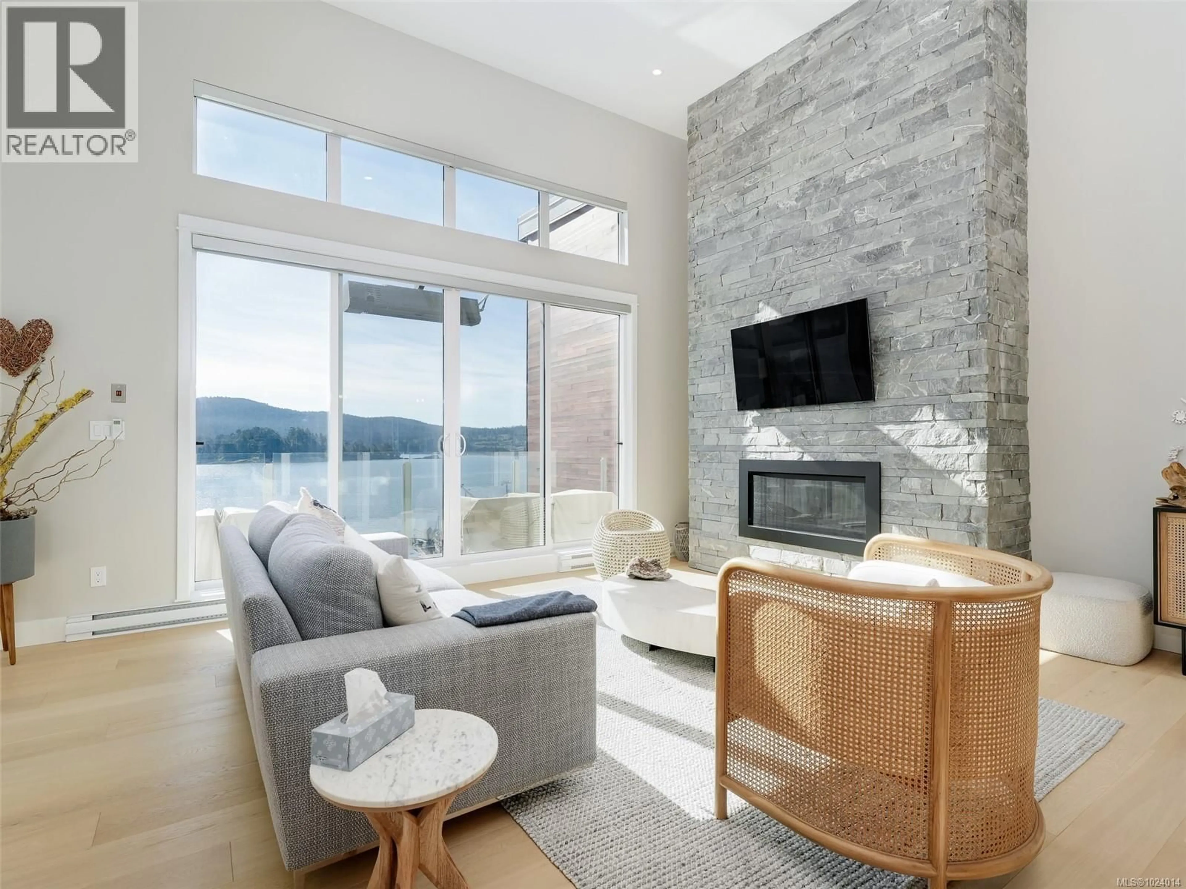 Living room with furniture, unknown for 402 - 1820 MAPLE AVENUE SOUTH, Sooke British Columbia V9Z0N9