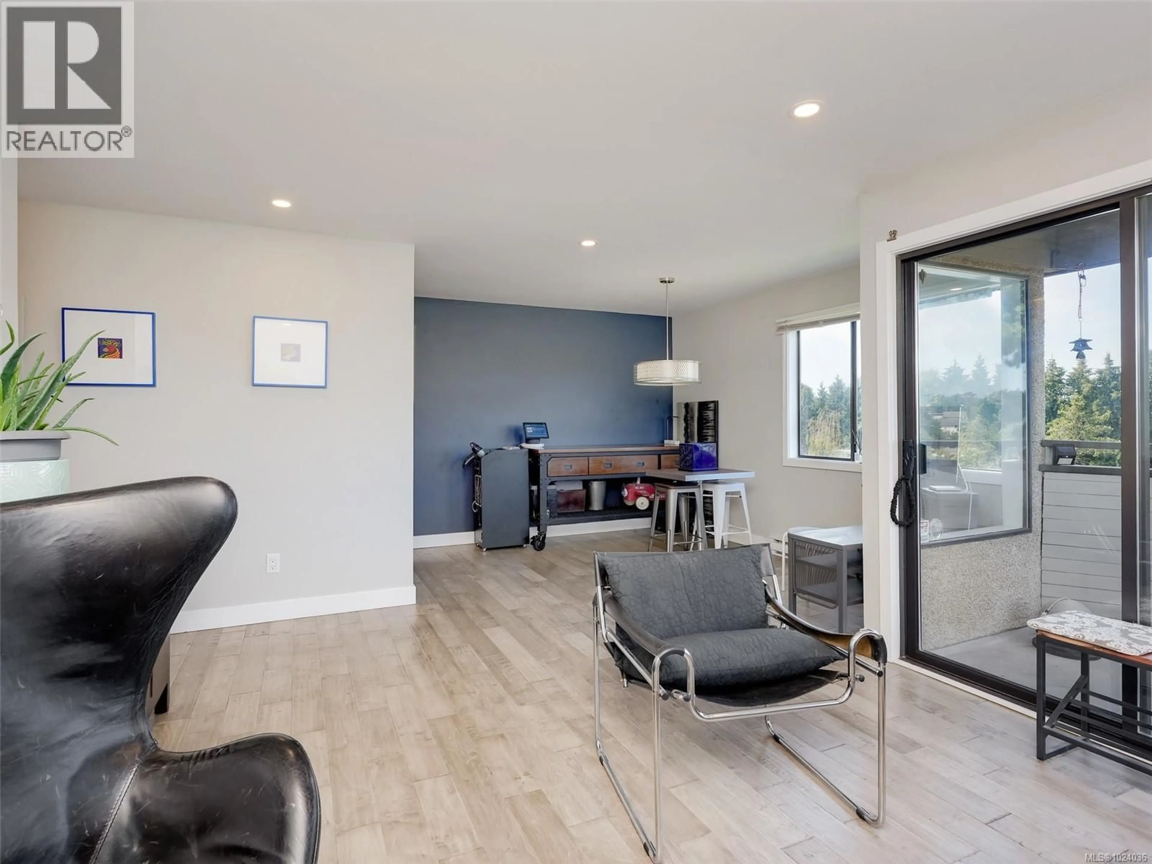 Unknown for 401 - 3274 GLASGOW AVENUE, Saanich British Columbia V8X1M2