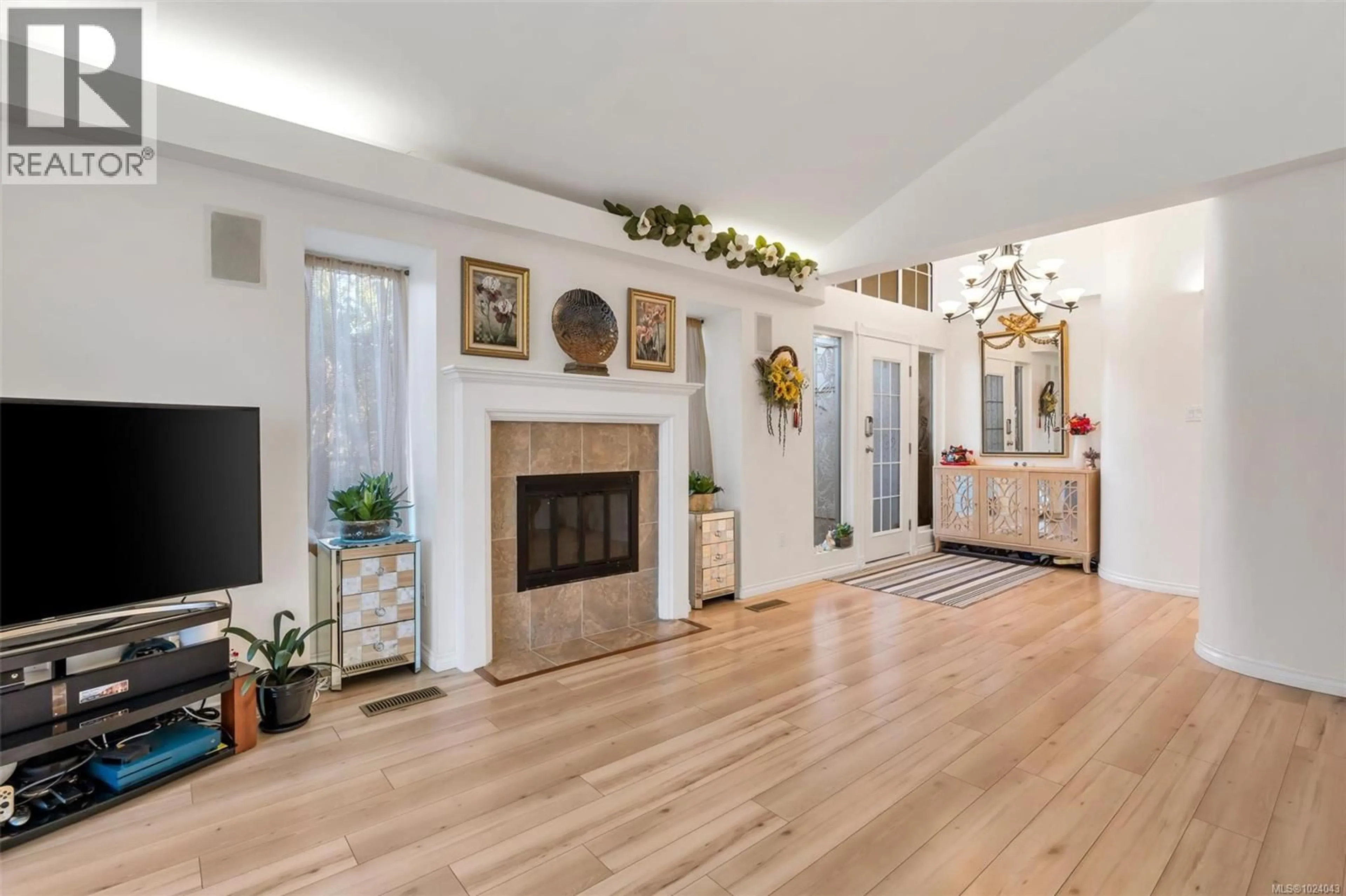 Unknown for 4354 COLUMBIA DRIVE, Saanich British Columbia V8N3J2