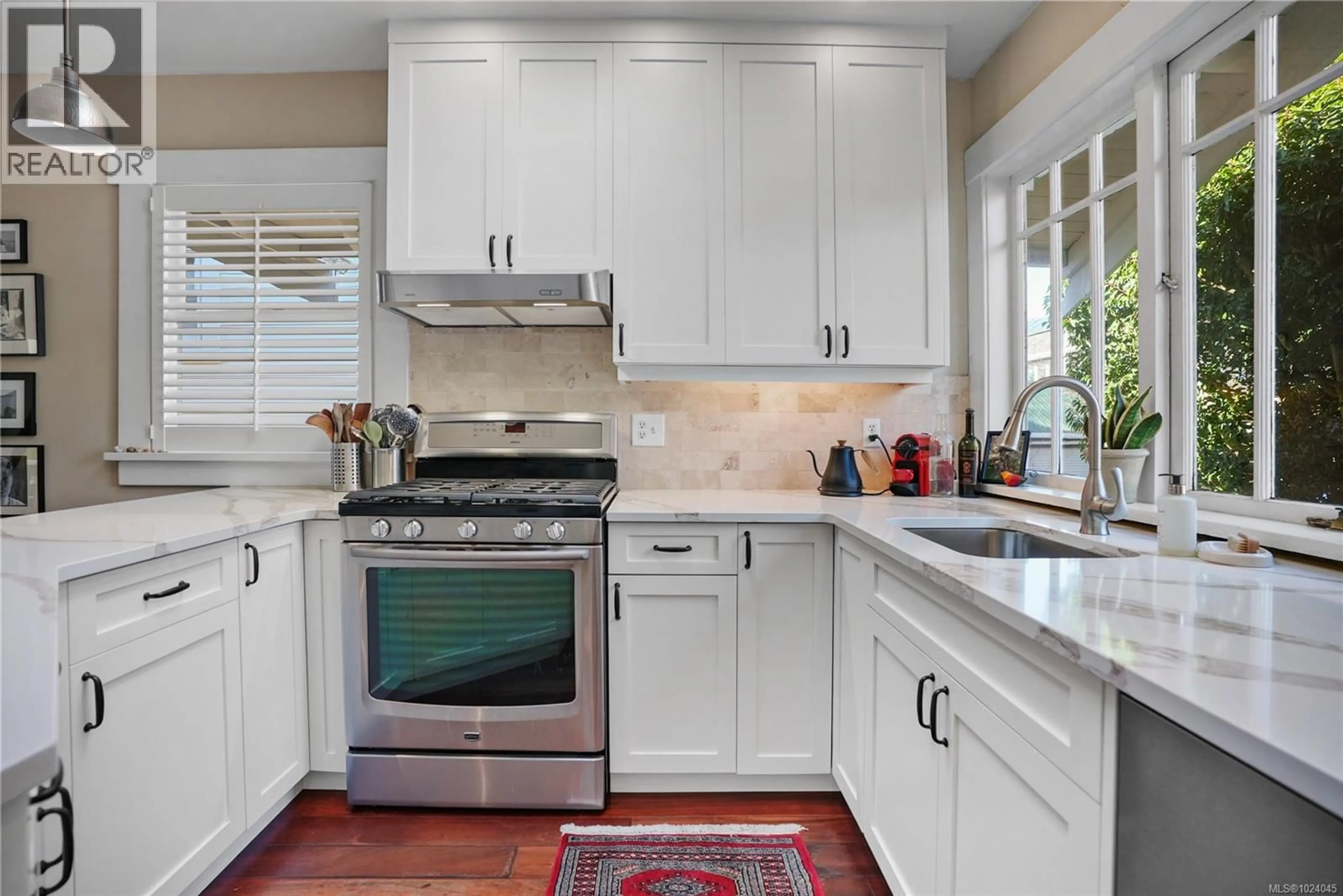 Unknown for 1316 CARNSEW STREET, Victoria British Columbia V8S1P2