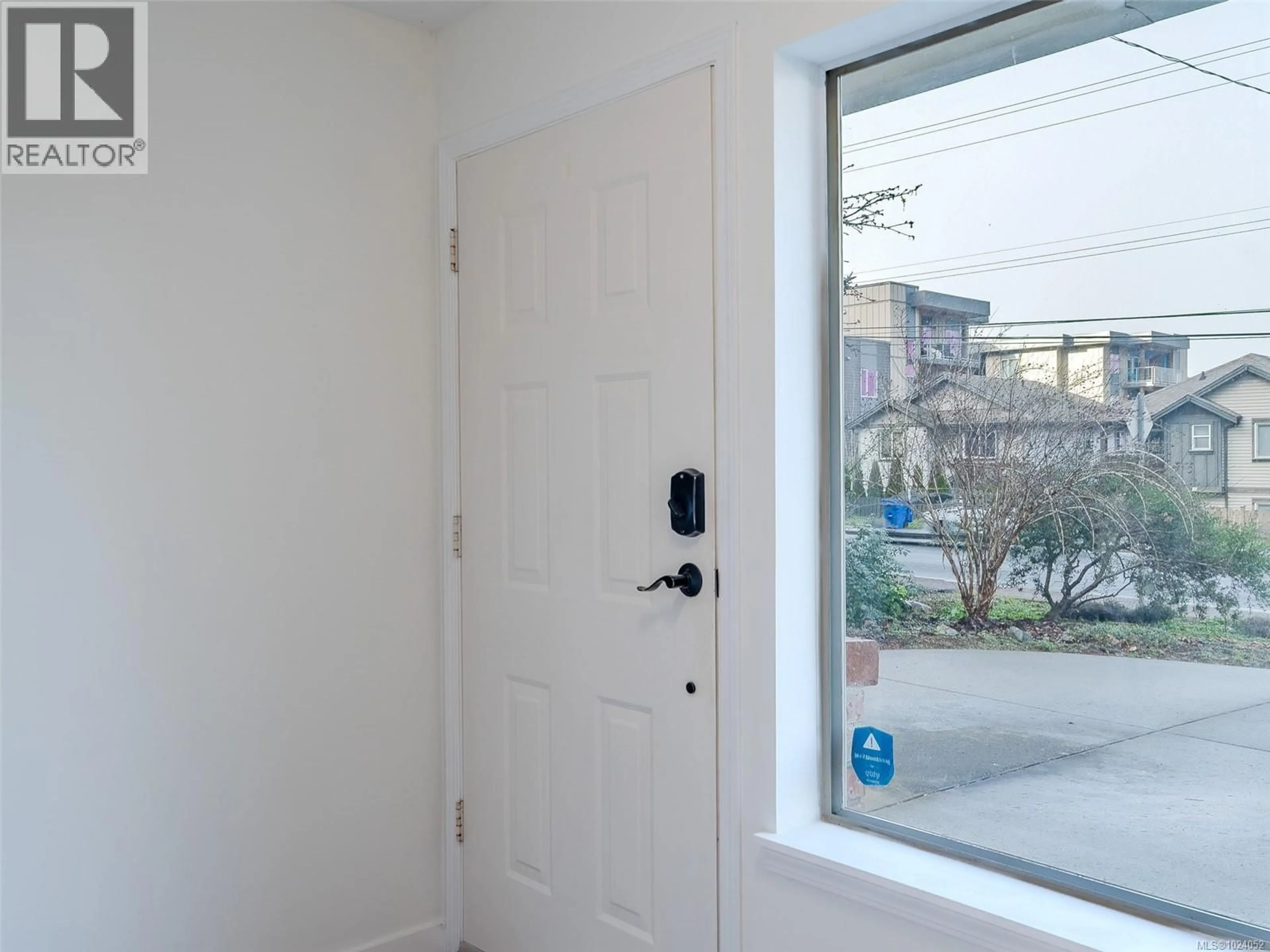 Indoor entryway for 5997/6001 HAMMOND BAY ROAD, Nanaimo British Columbia V9T5M5