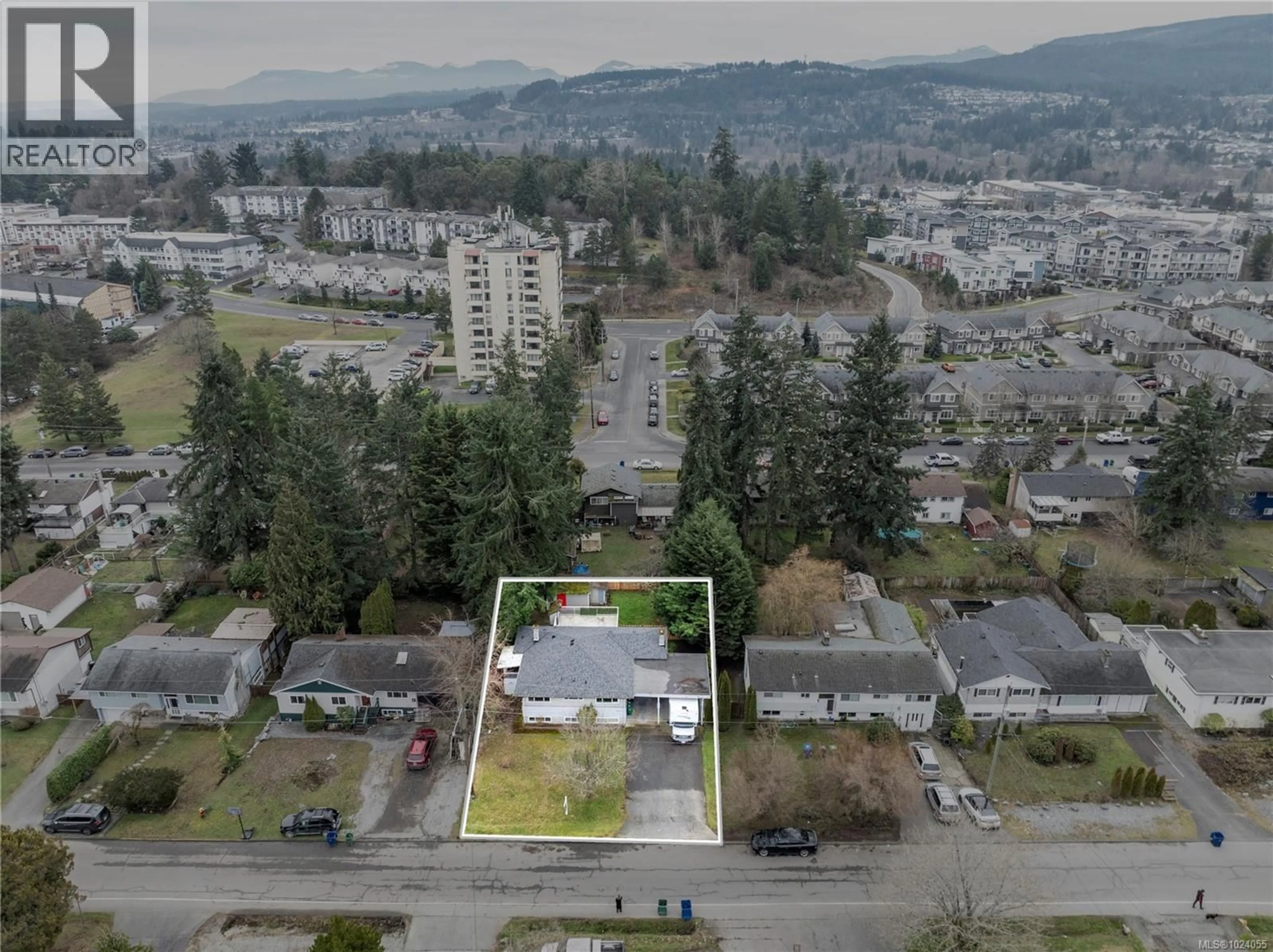 A pic from outside/outdoor area/front of a property/back of a property/a pic from drone, street for 1114 THUNDERBIRD DRIVE, Nanaimo British Columbia V9S2P2