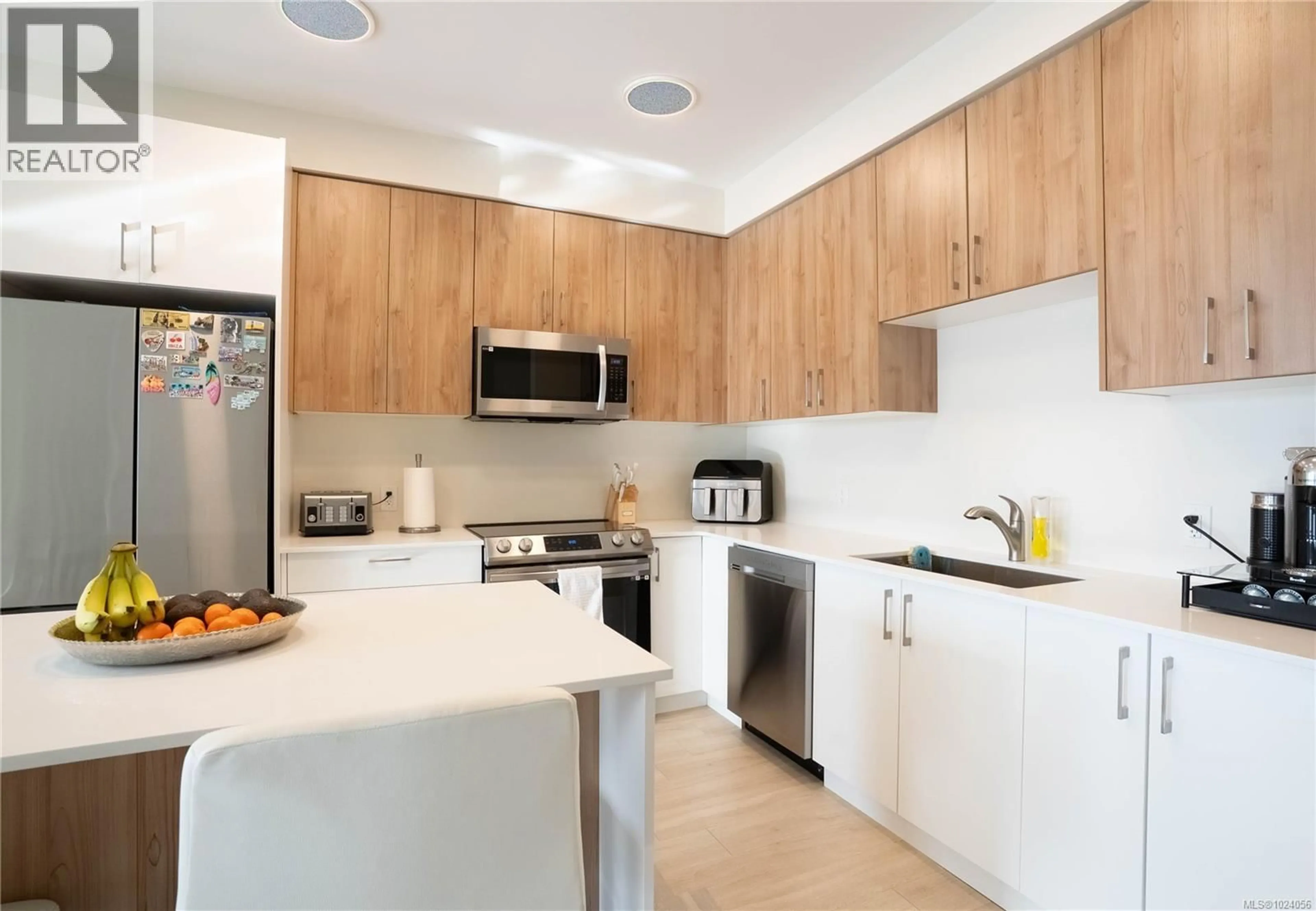 Standard kitchen, unknown for 403 - 842 ORONO AVENUE, Langford British Columbia V9B2T8